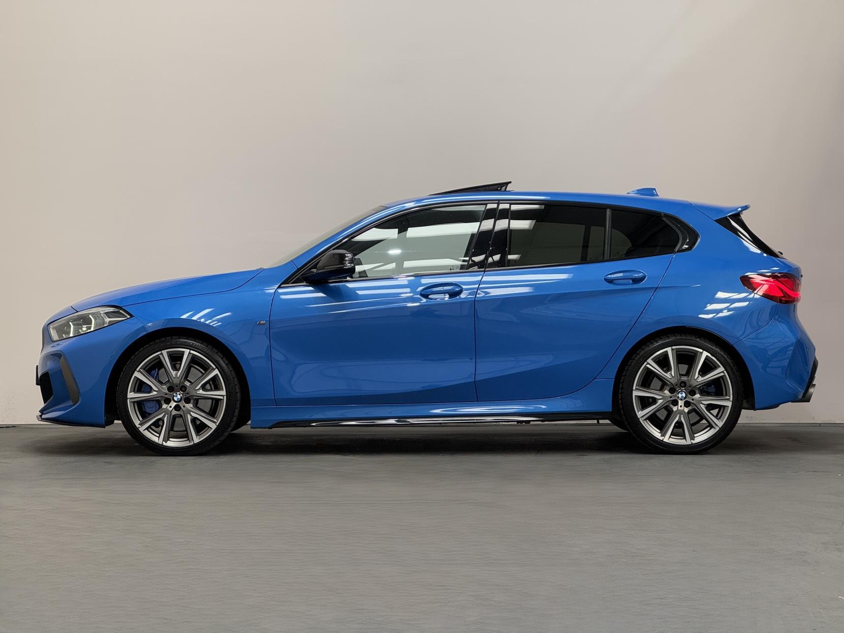 BMW 1 Series view 9