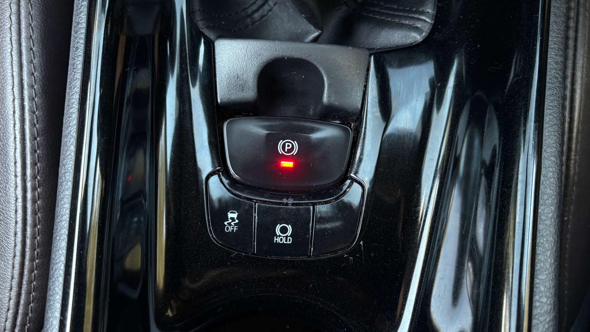 Toyota C-HR view 31