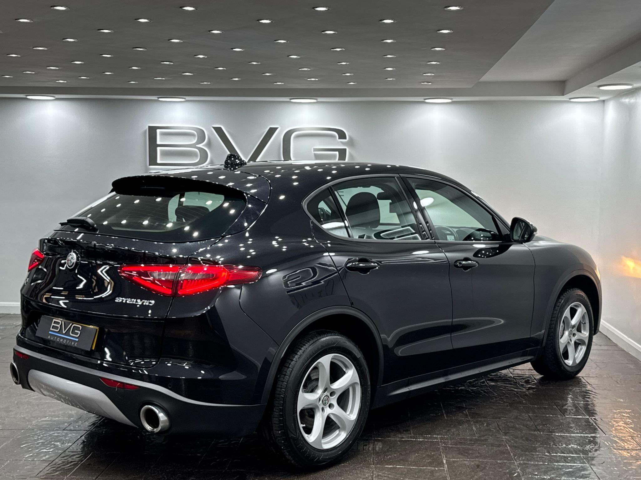 Alfa Romeo Stelvio view 9