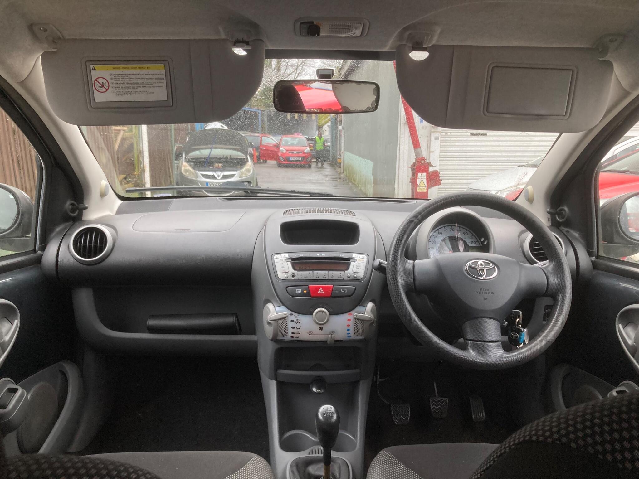 Toyota Aygo view 26
