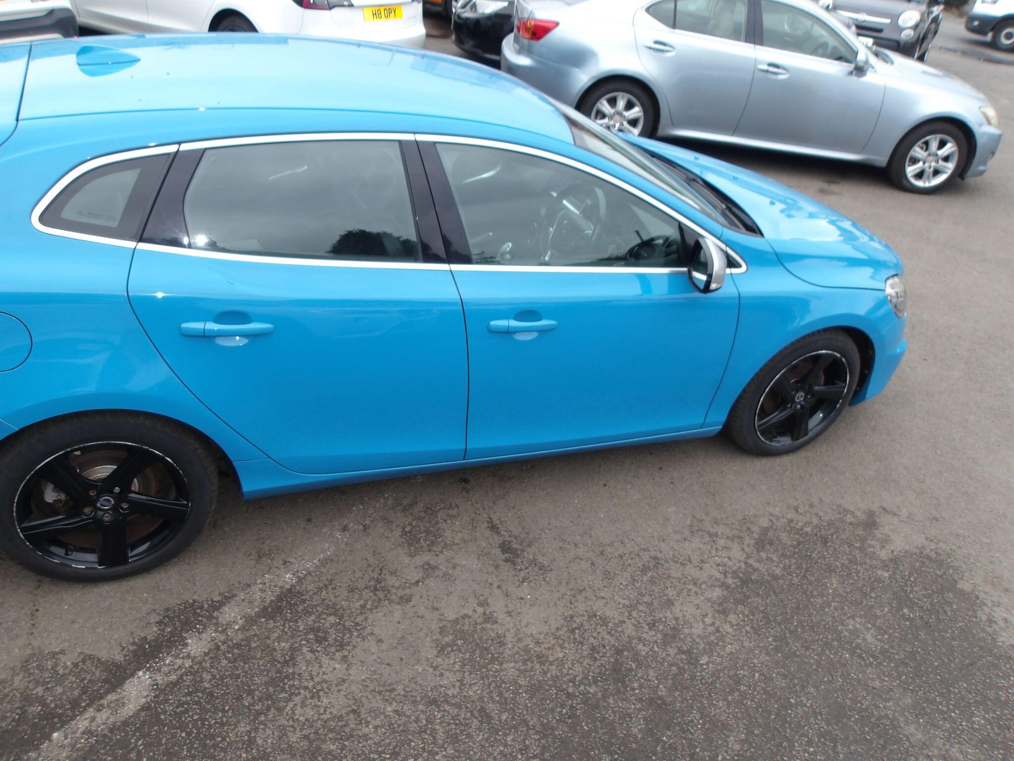 Volvo V40 view 5