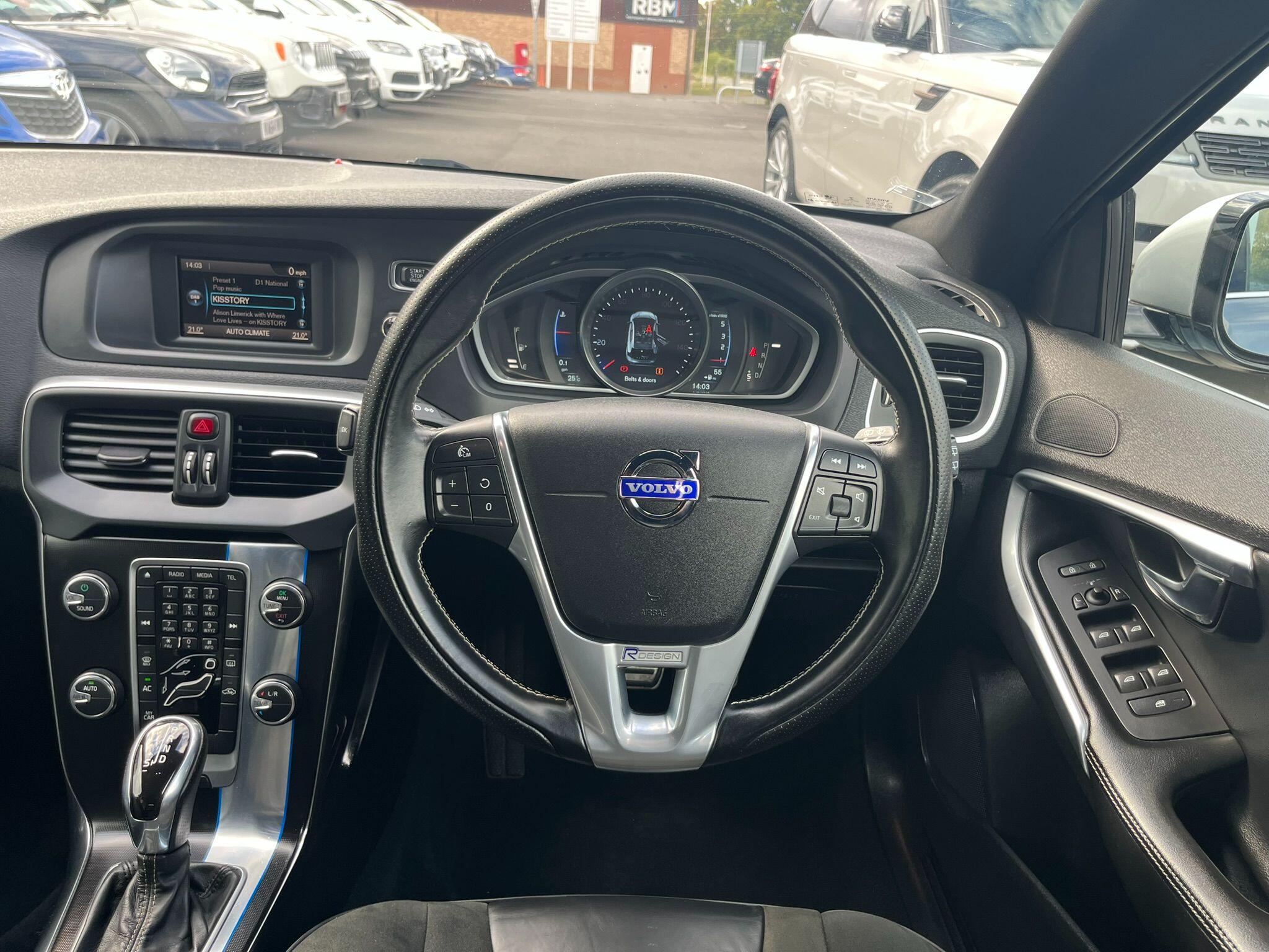 Volvo V40 view 14
