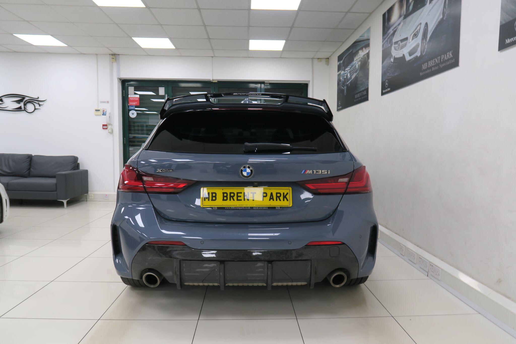 BMW 1 Series view 6