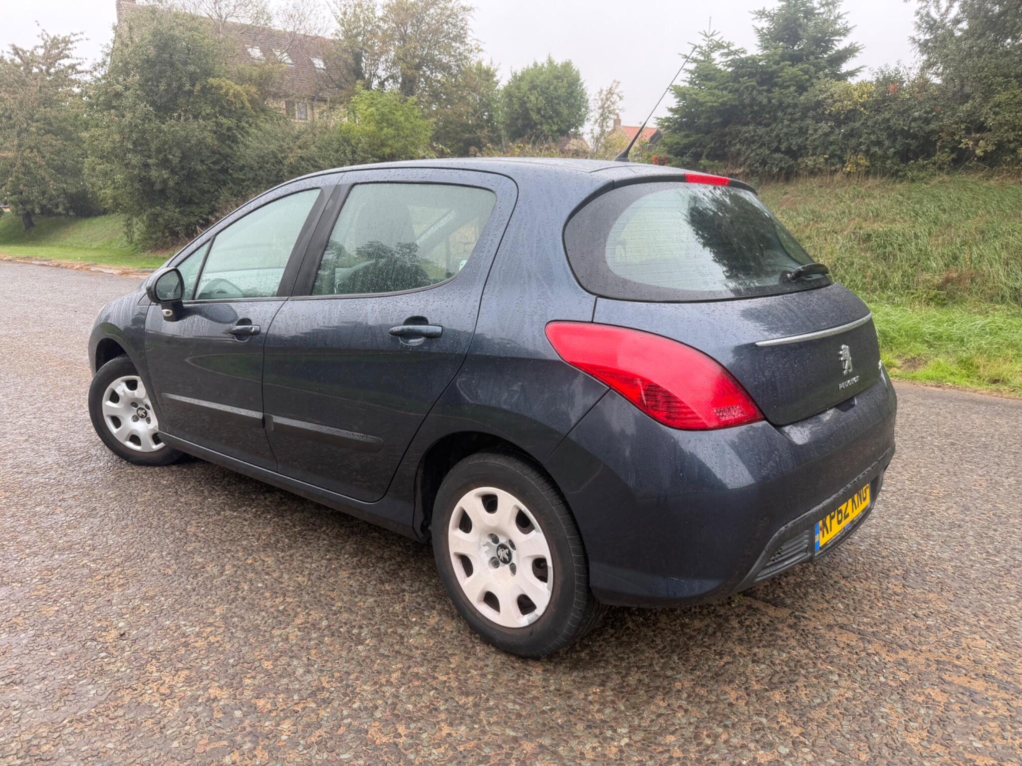 Peugeot 308 view 5
