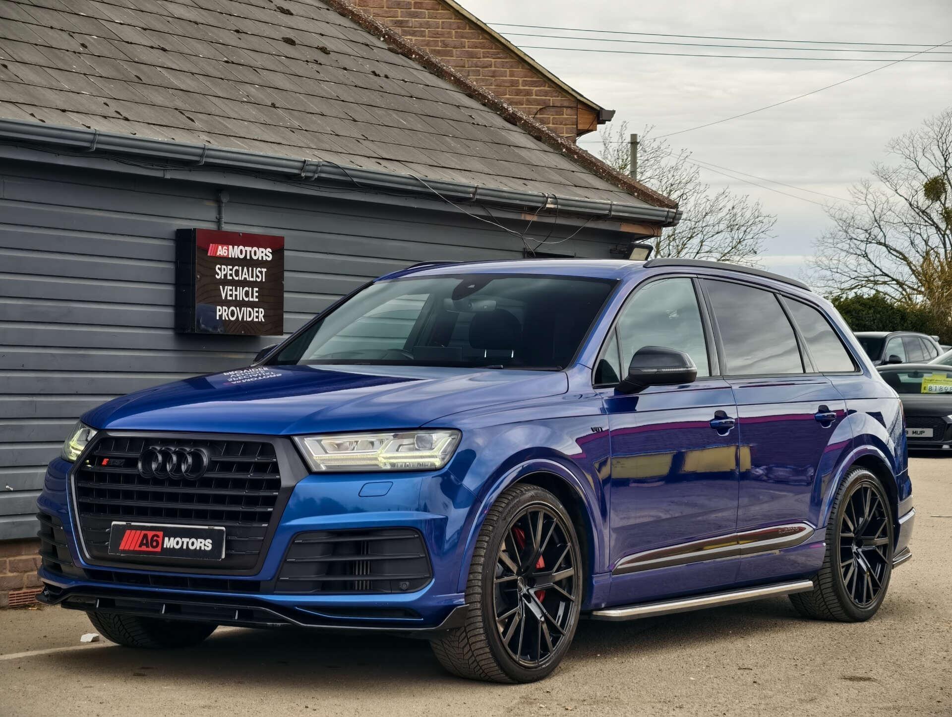 Audi SQ7 view 24