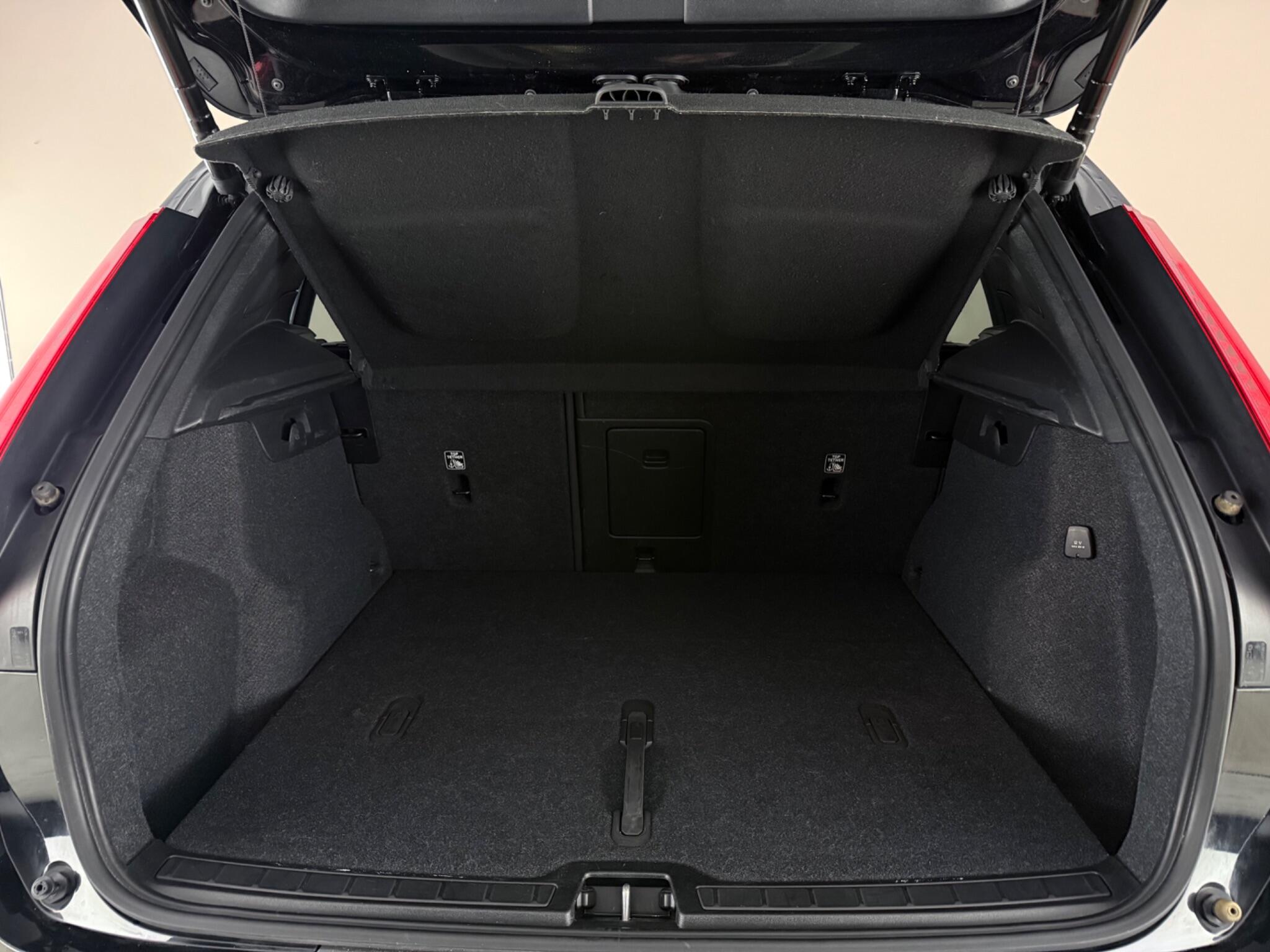 Volvo XC40 view 10