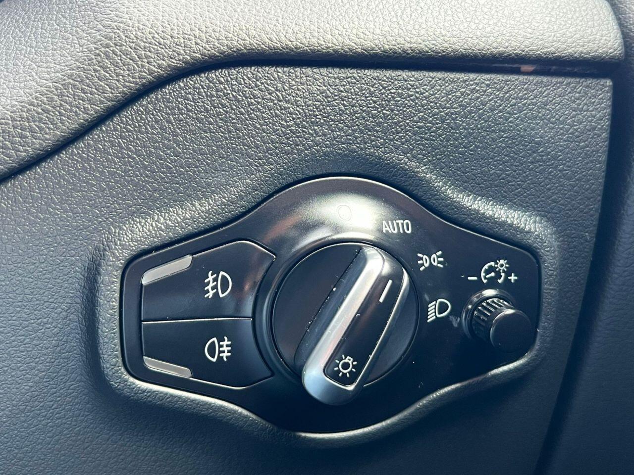 Audi Q5 view 32