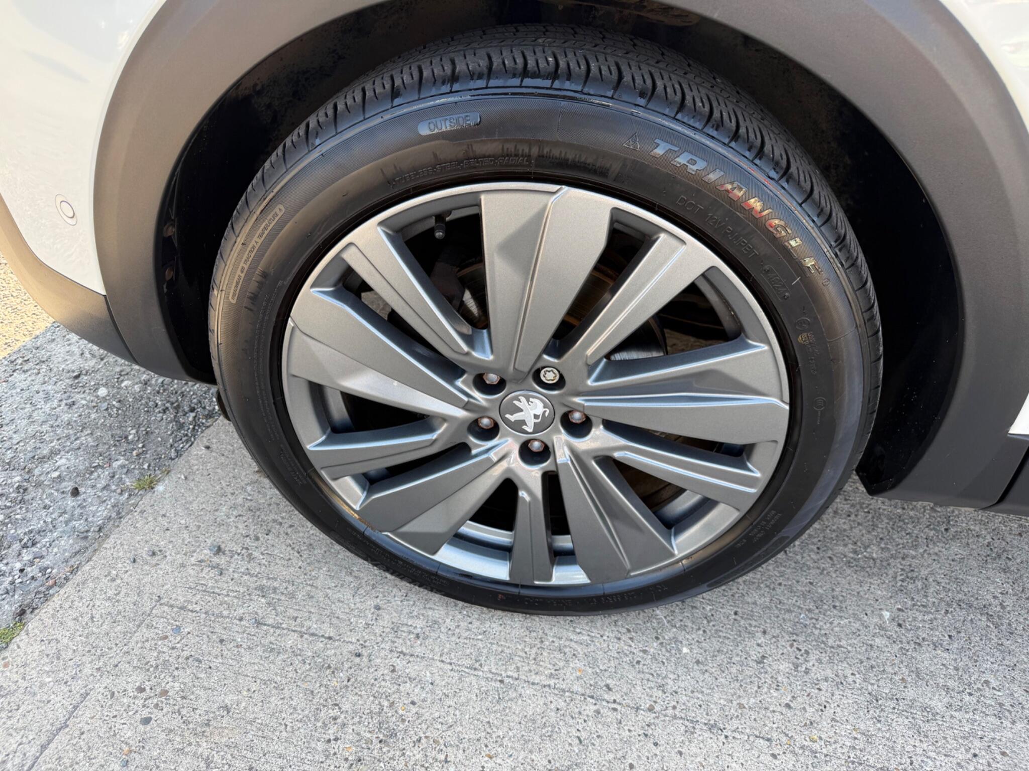 Peugeot 3008 view 32