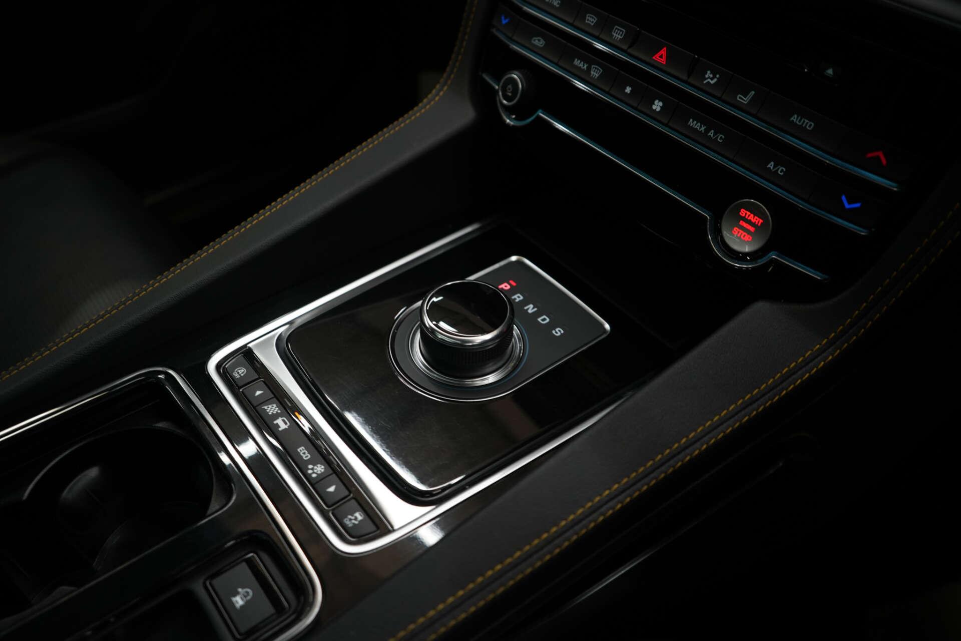 Jaguar F-Pace view 34