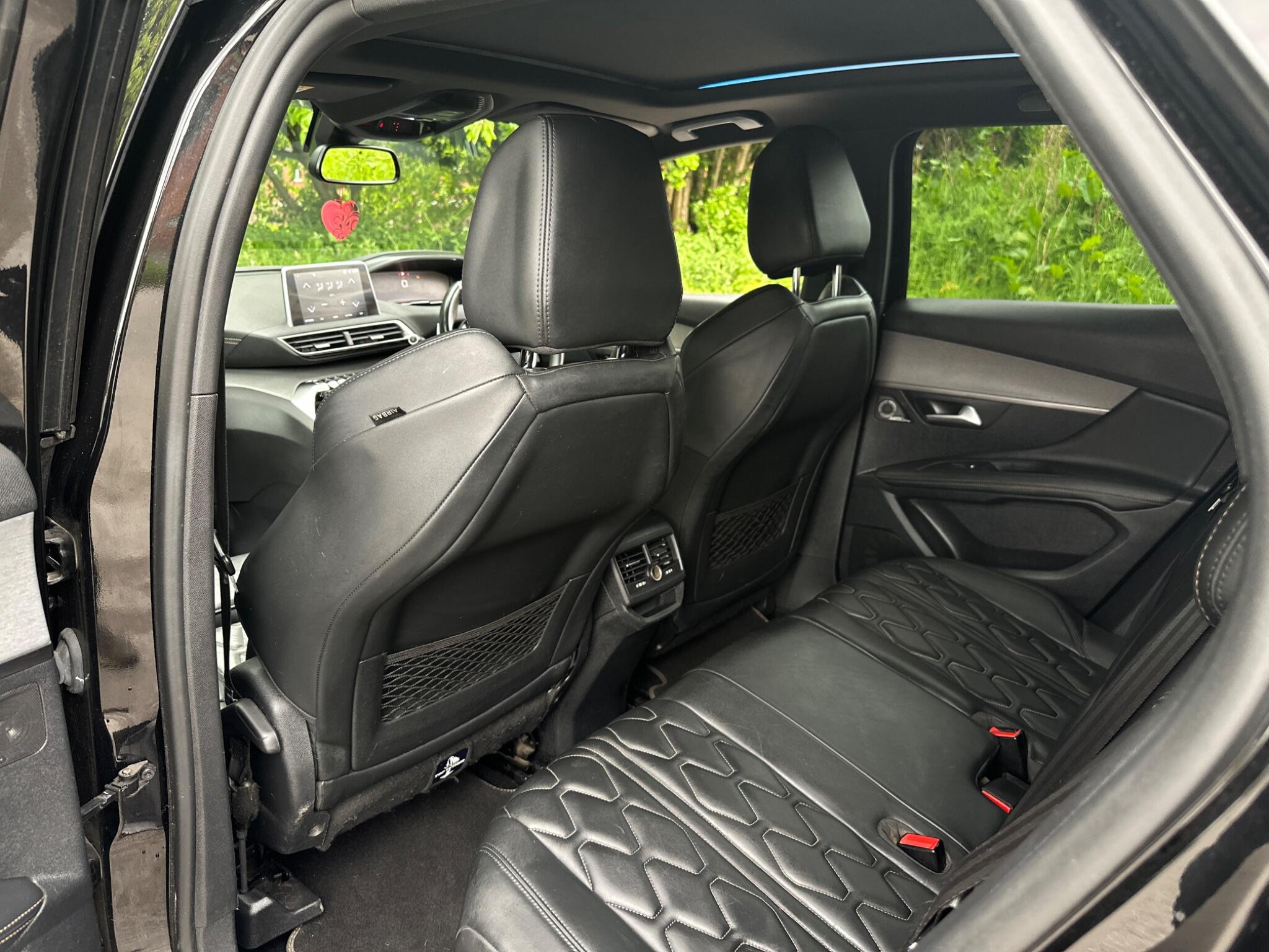 Peugeot 3008 view 34