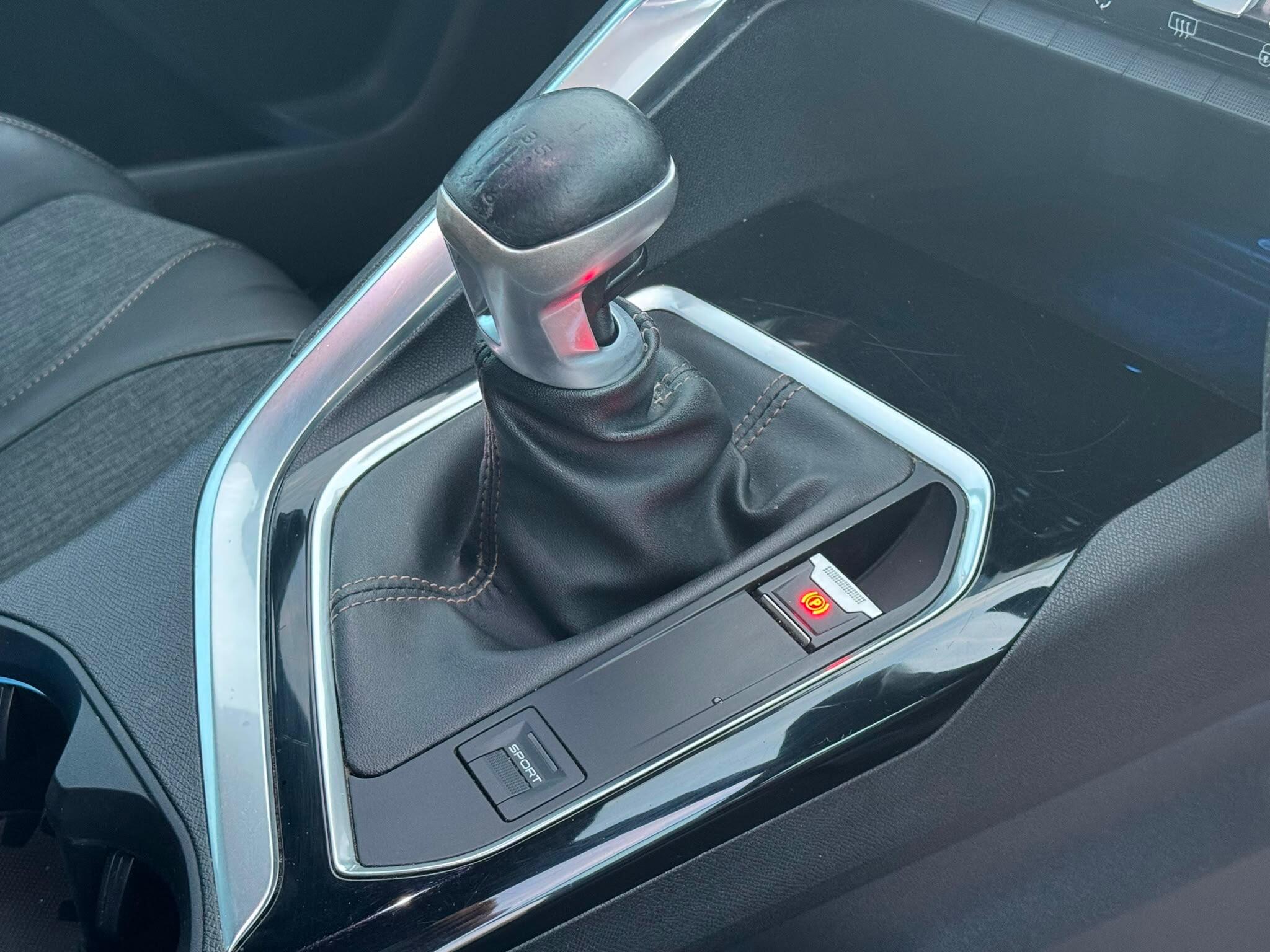 Peugeot 3008 view 16