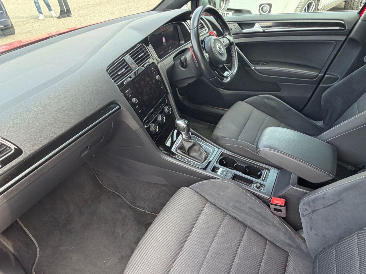 Volkswagen Golf view 6