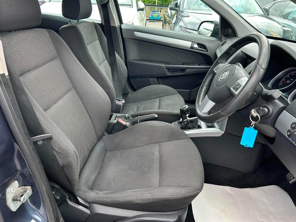 Vauxhall Astra view 11