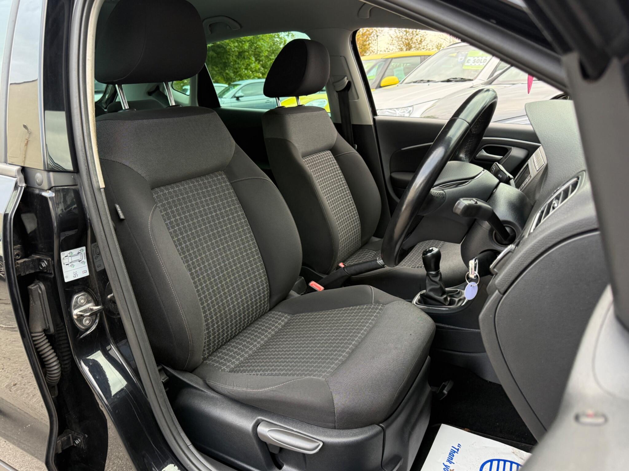Volkswagen Polo - Image 30