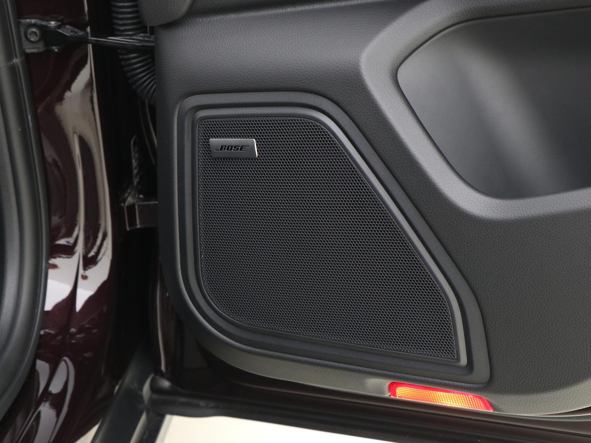 Porsche Macan view 28