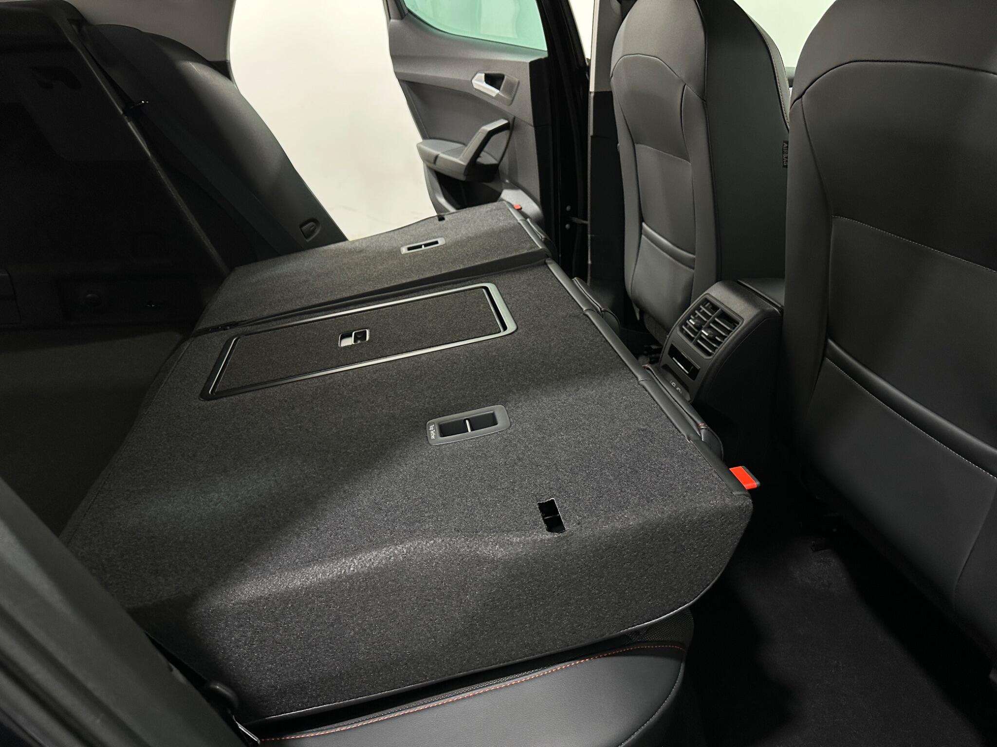Seat Leon view 45