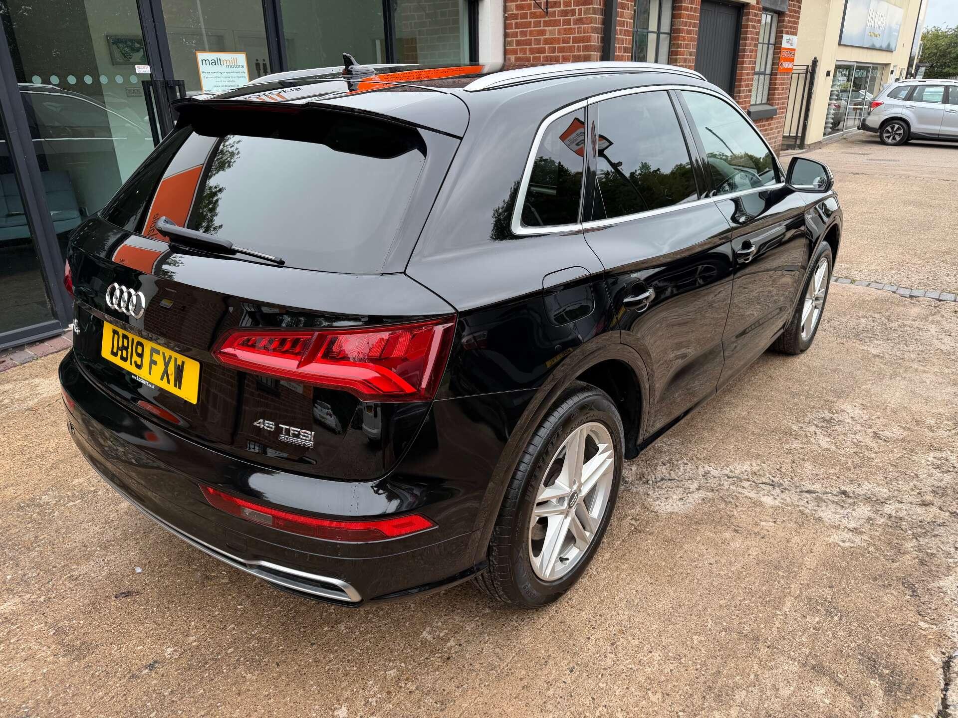 Audi Q5 view 20