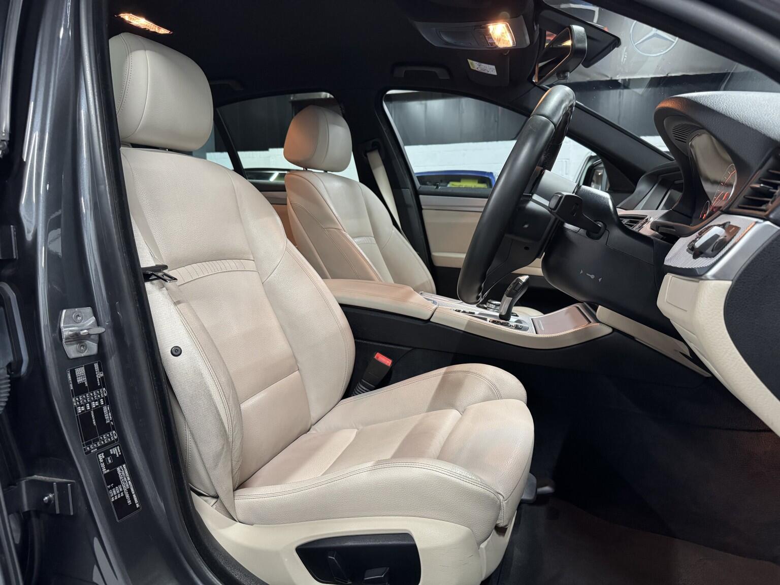 BMW 5 Series view 18