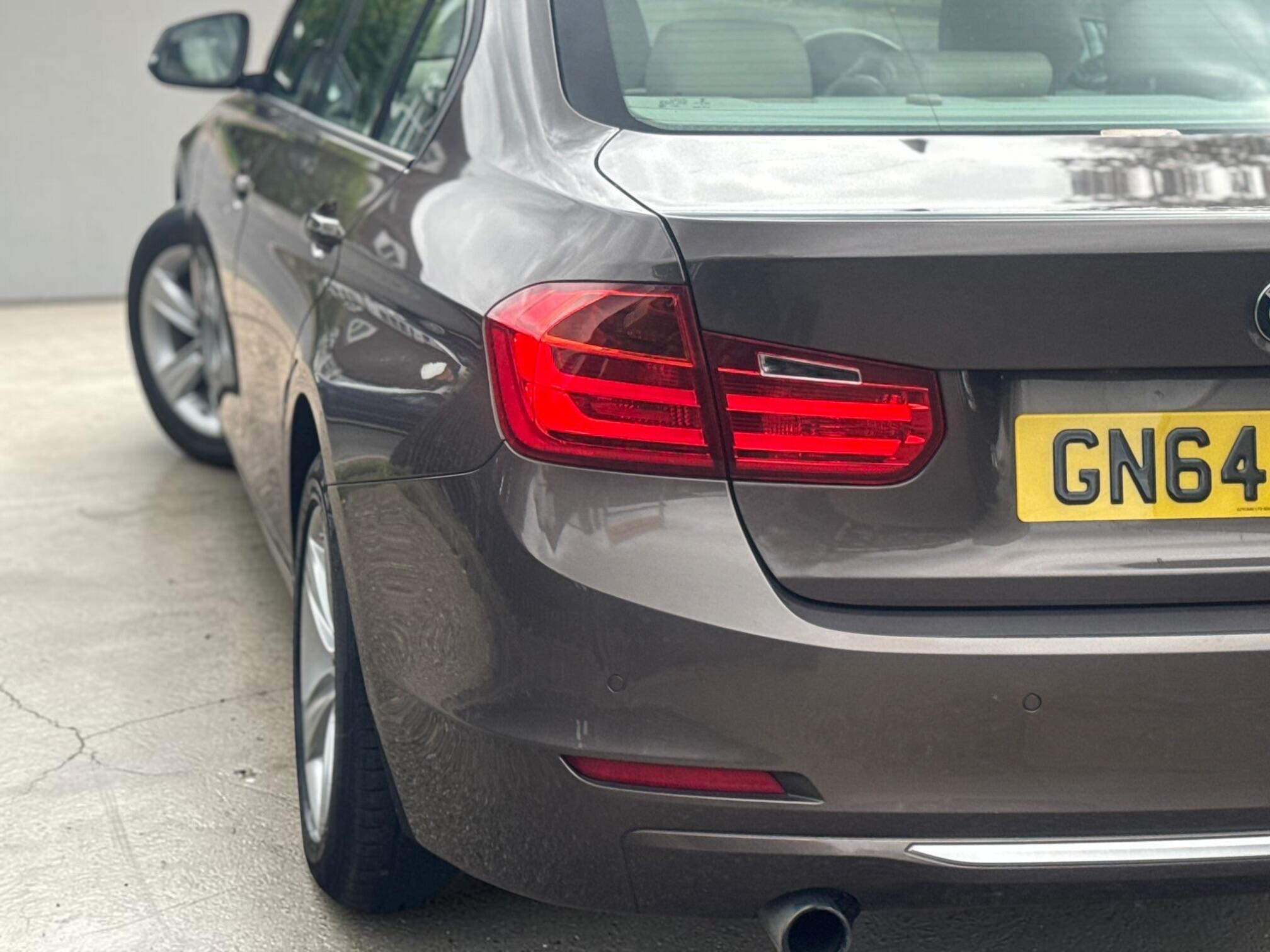 BMW 3 Series view 16