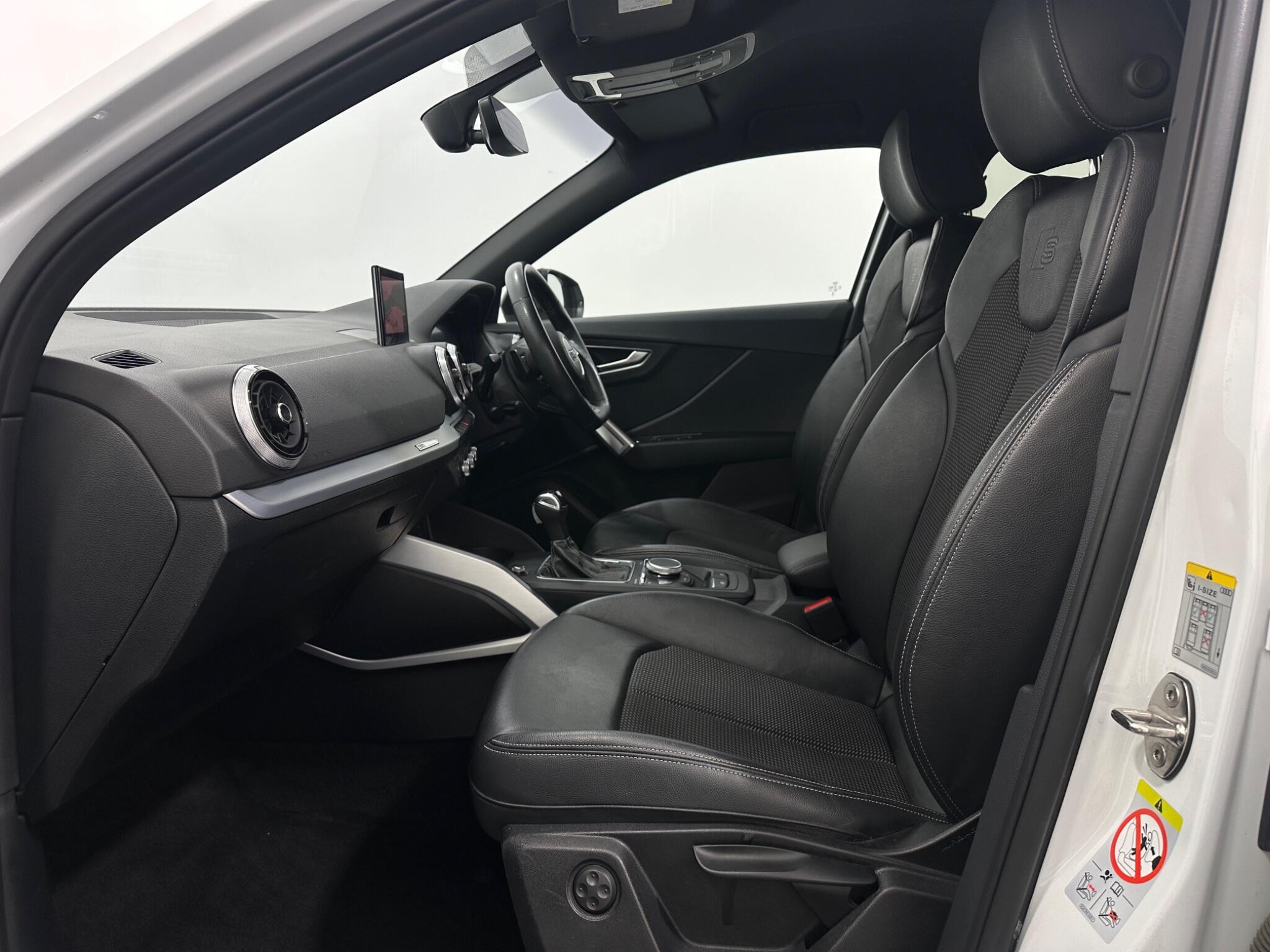 Audi Q2 view 32