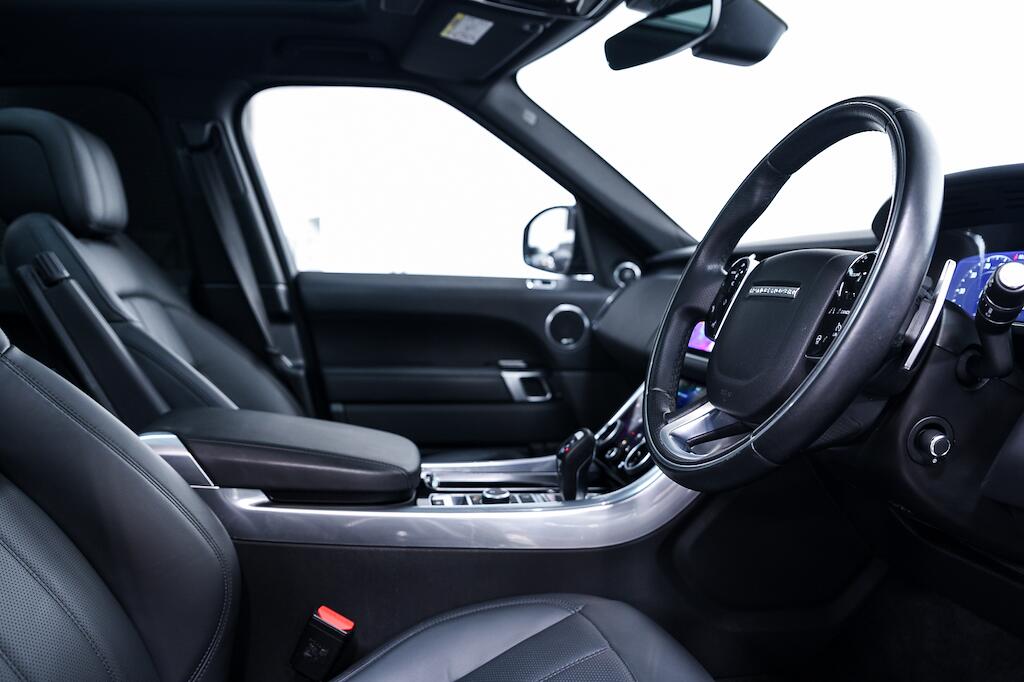 Land Rover Range Rover Sport view 10