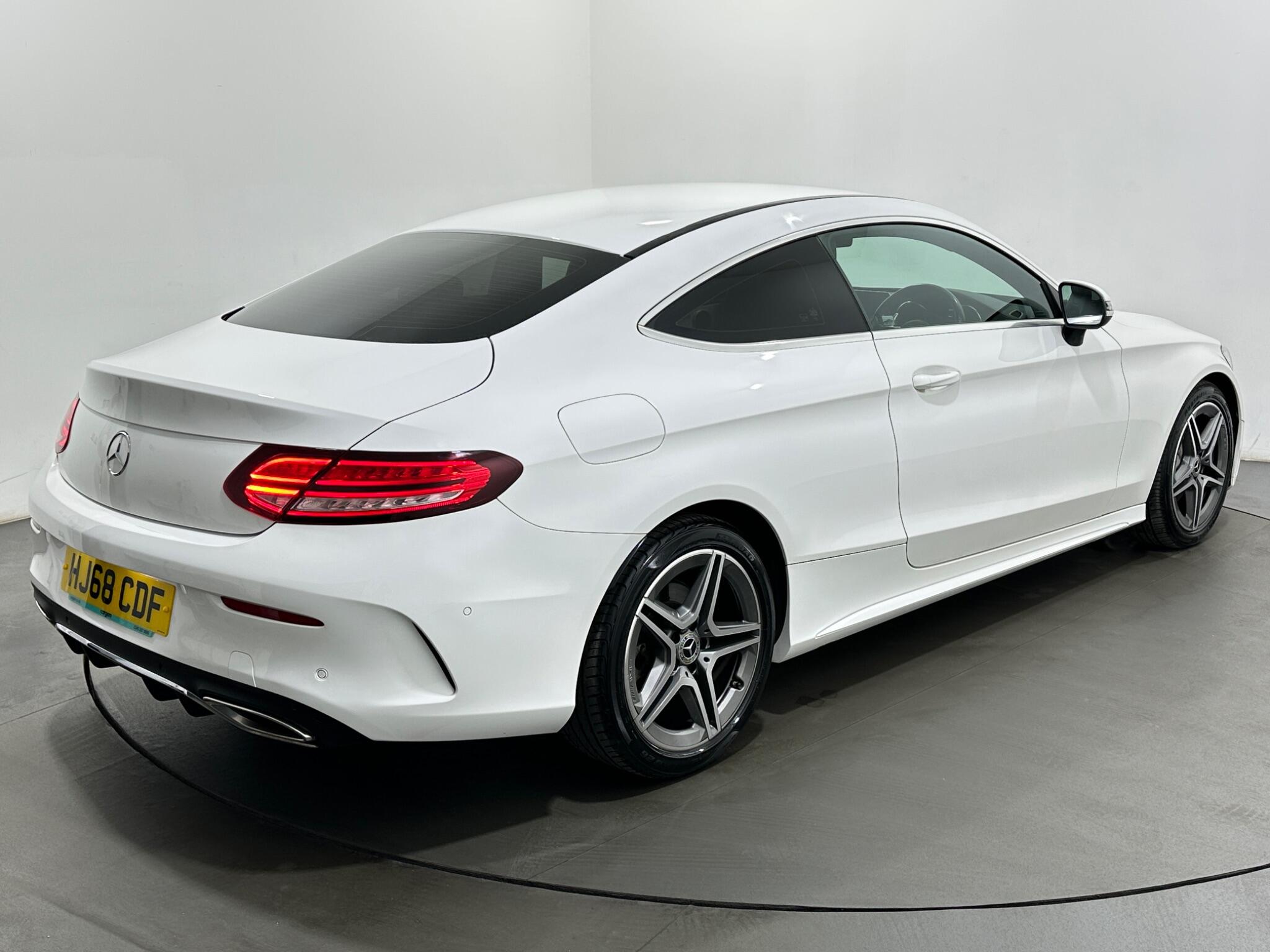 Mercedes-Benz C-Class view 49