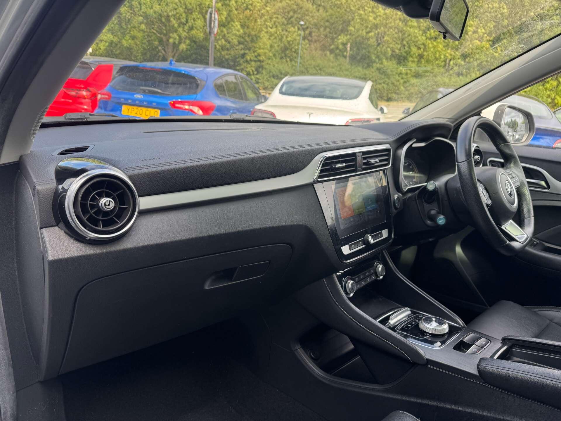 MG MG ZS view 17