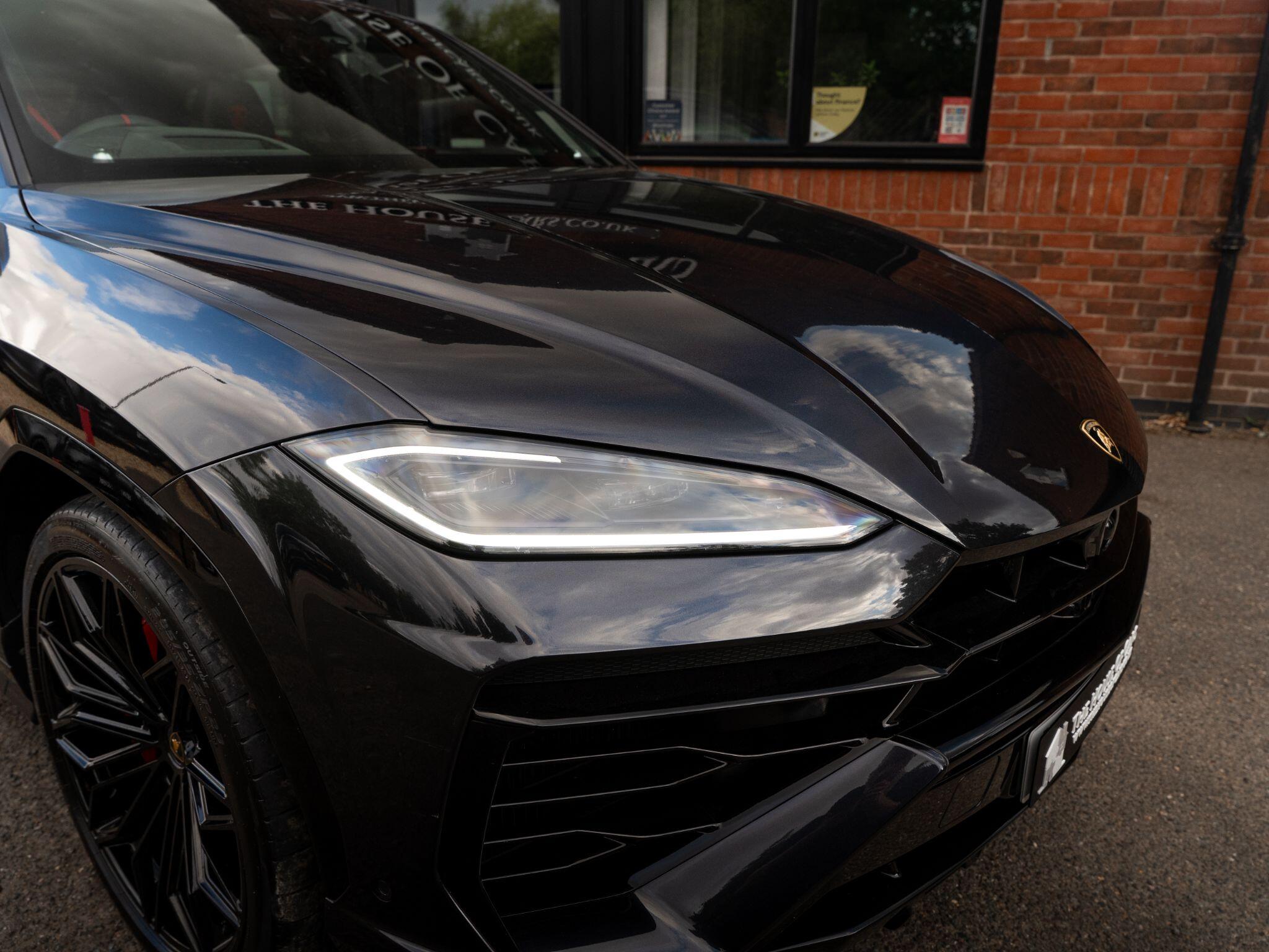 Lamborghini Urus view 22