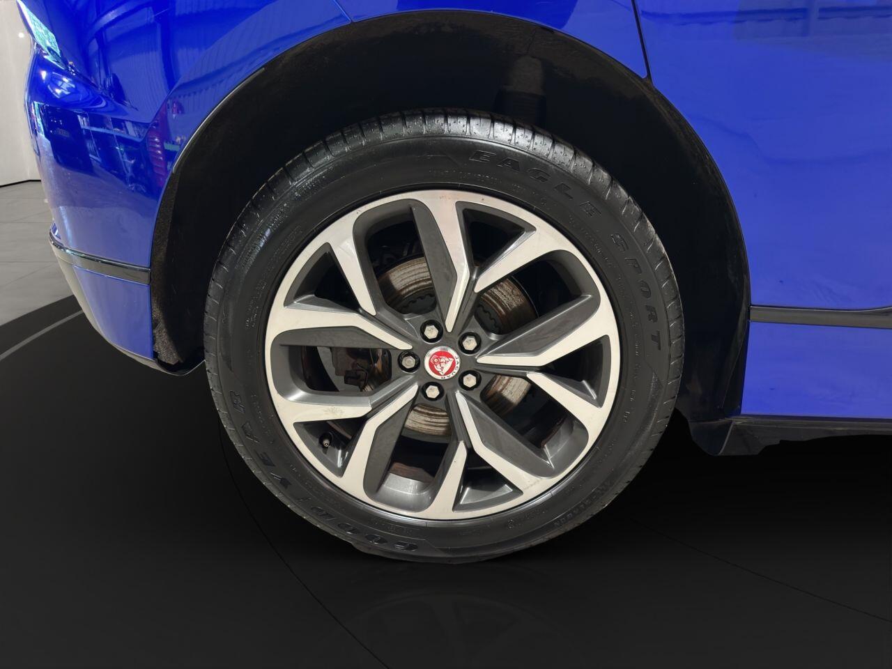 Jaguar I-Pace view 36