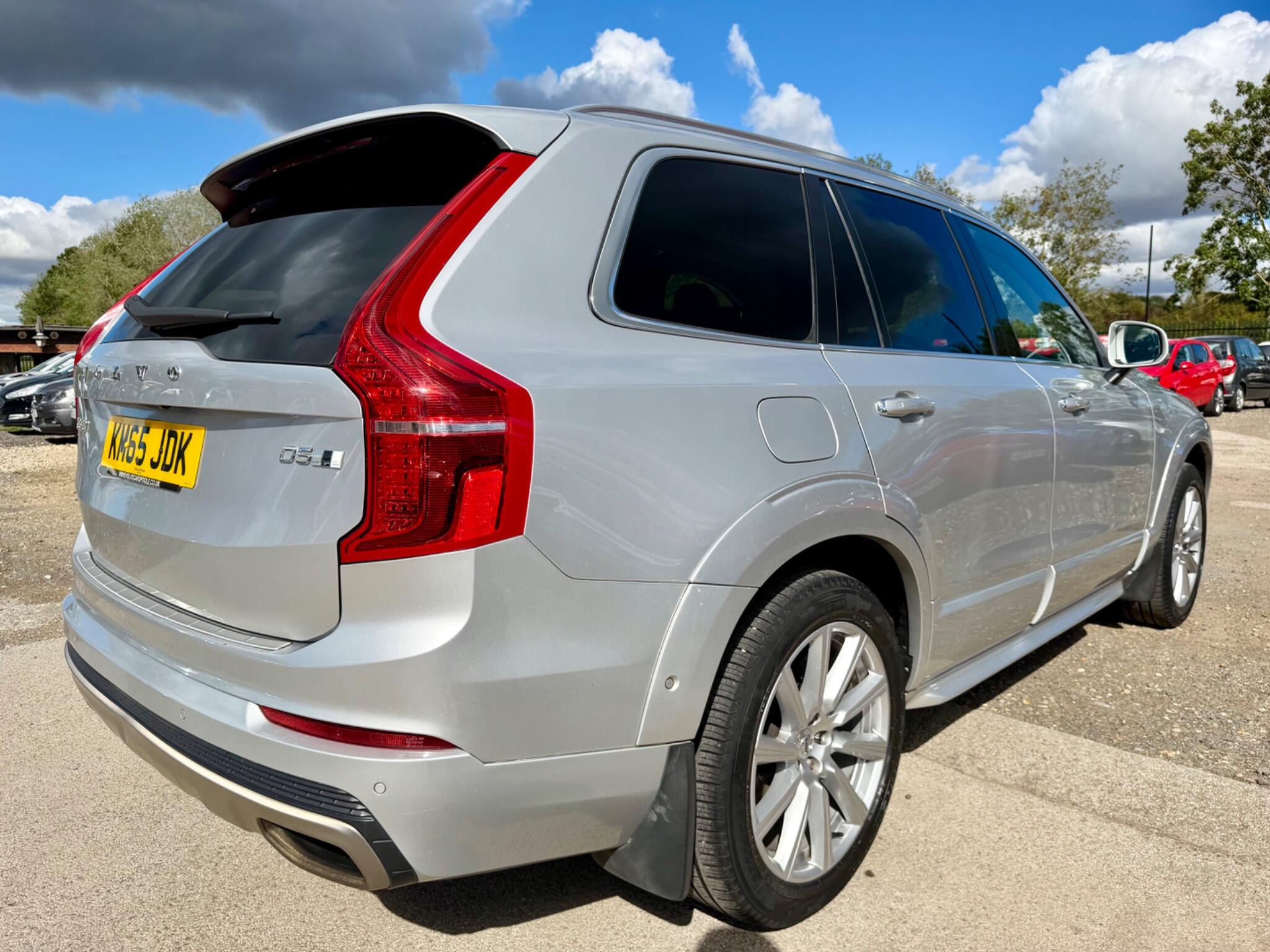 Volvo XC90 view 21
