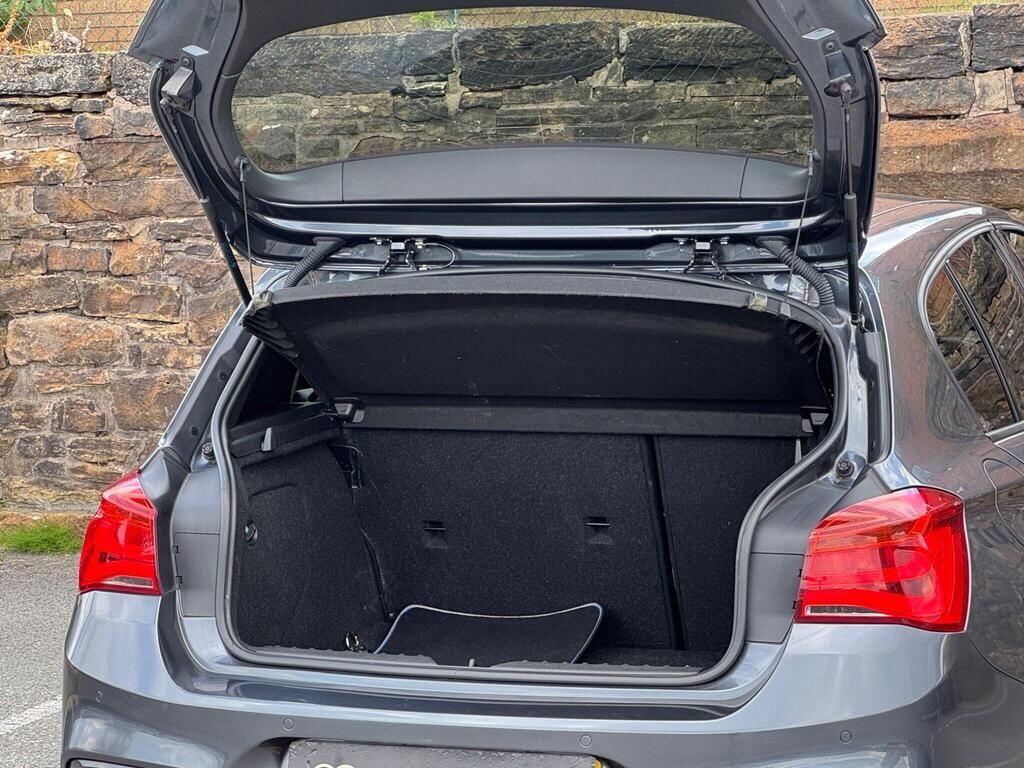 BMW 1 Series view 19