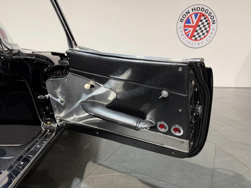 Chevrolet Corvette view 41