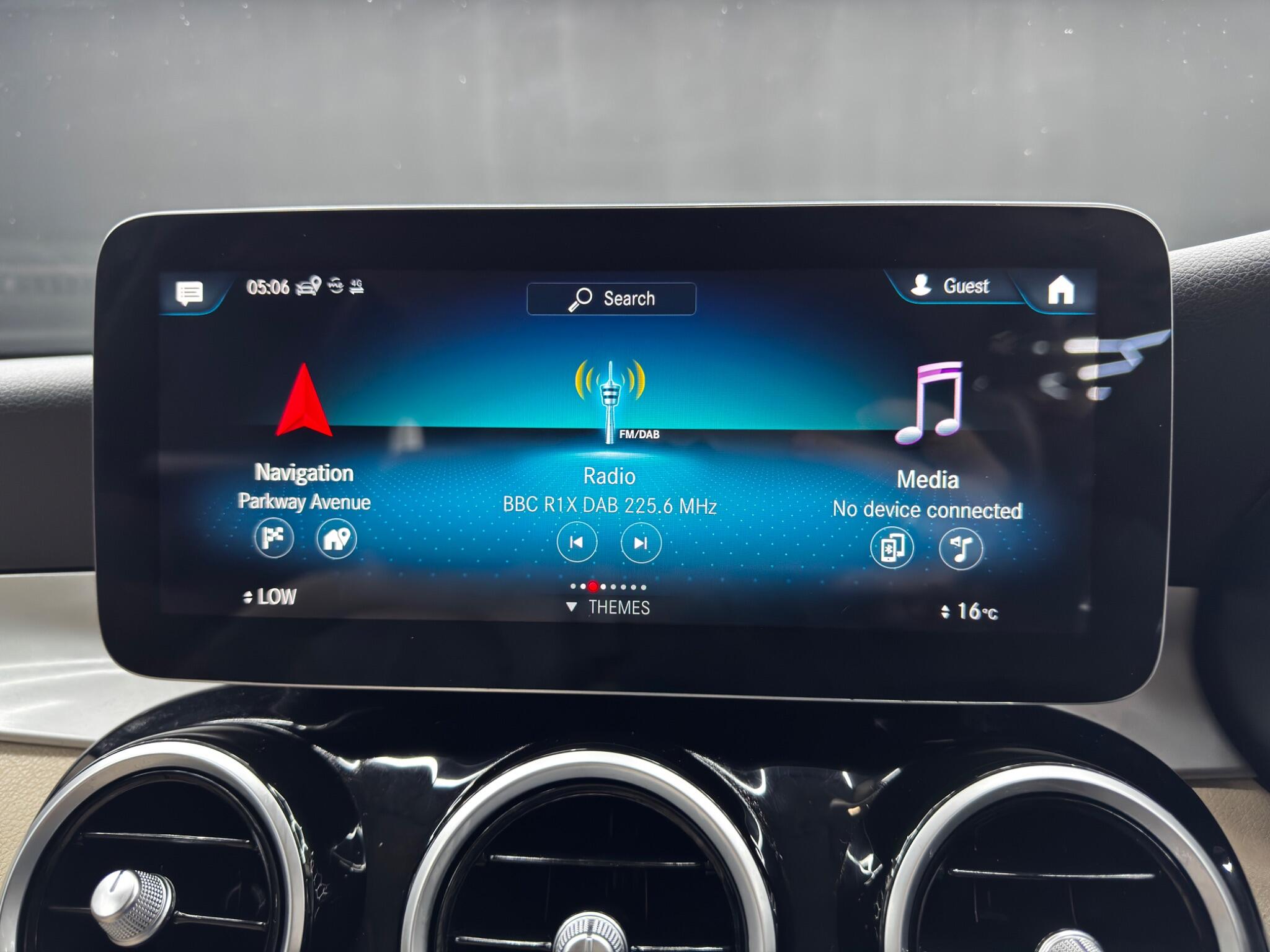 Mercedes-Benz GLC view 28