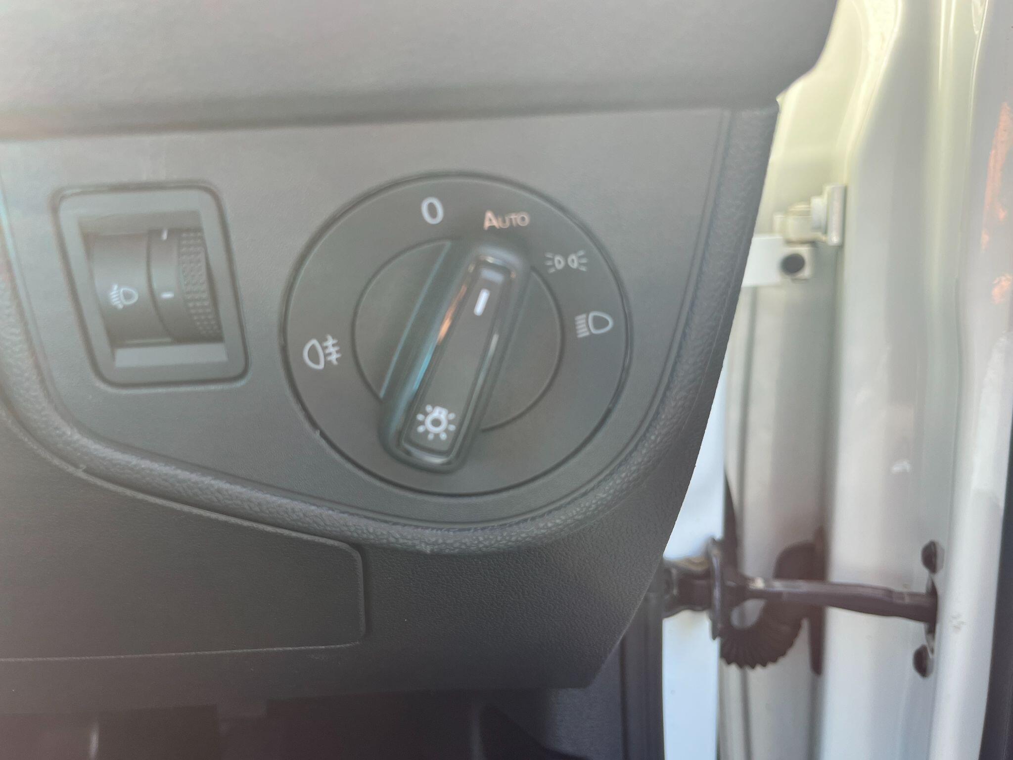 Volkswagen Polo view 25