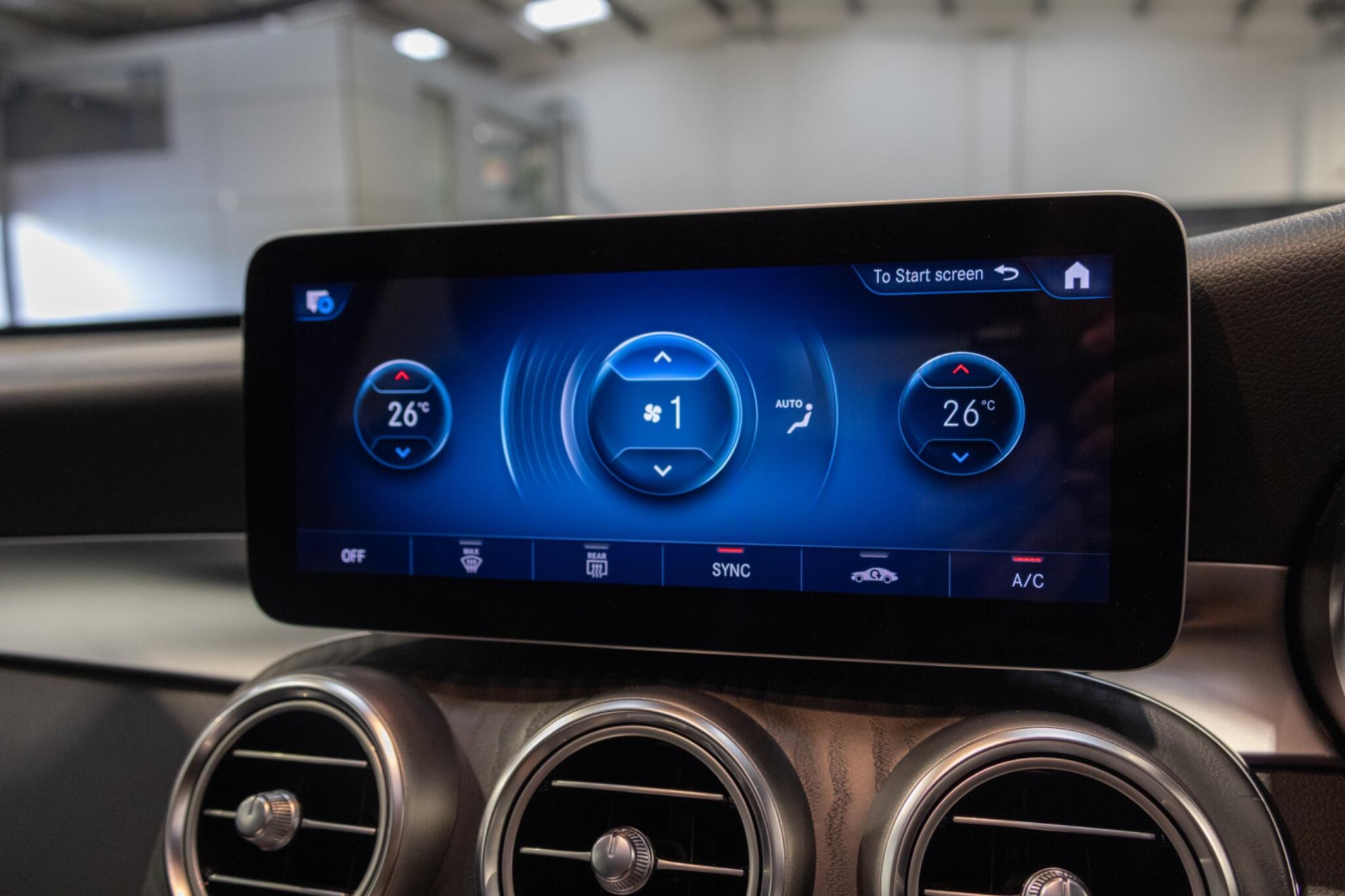 Mercedes-Benz GLC view 26
