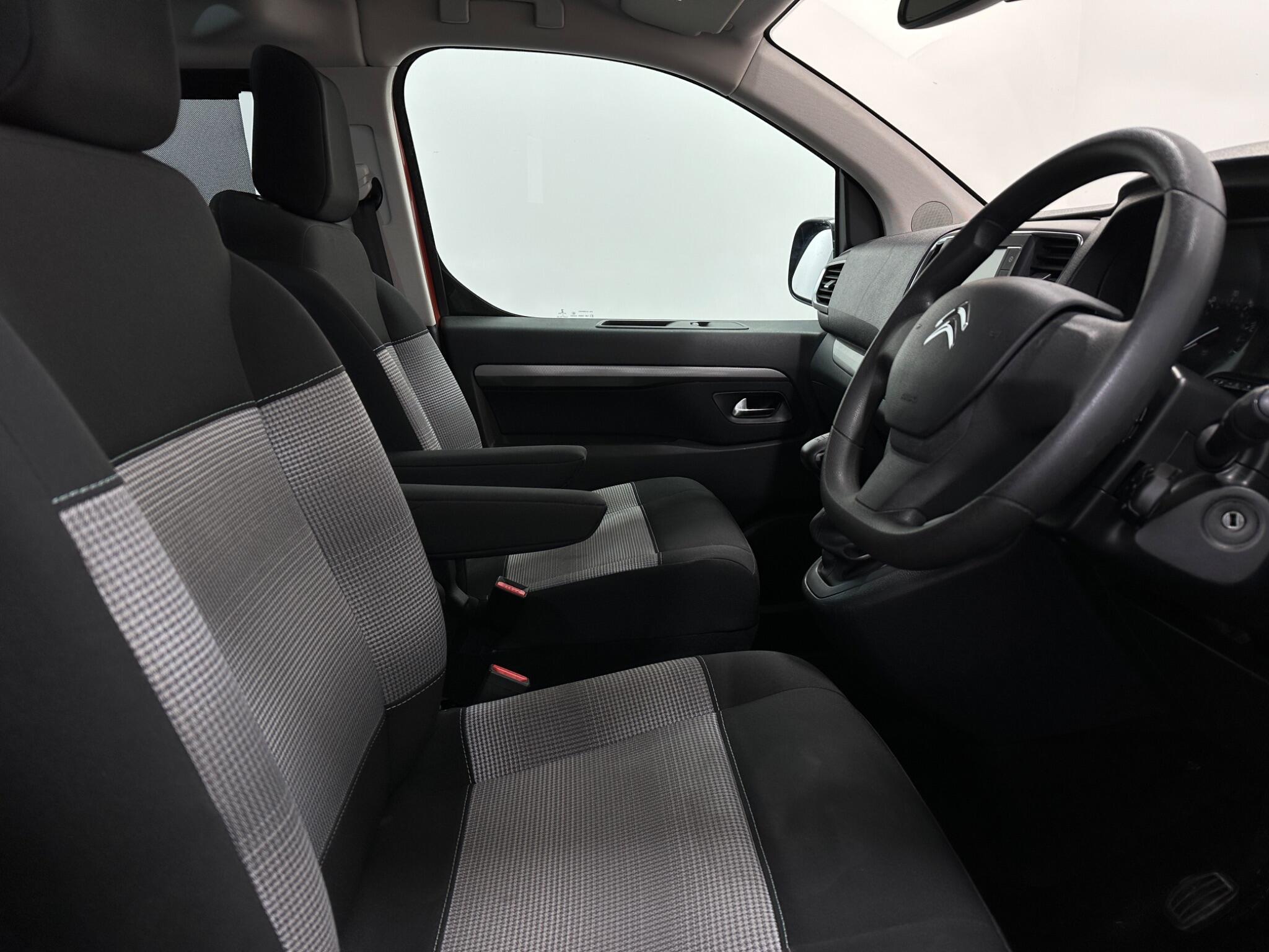 Citroen Spacetourer view 25