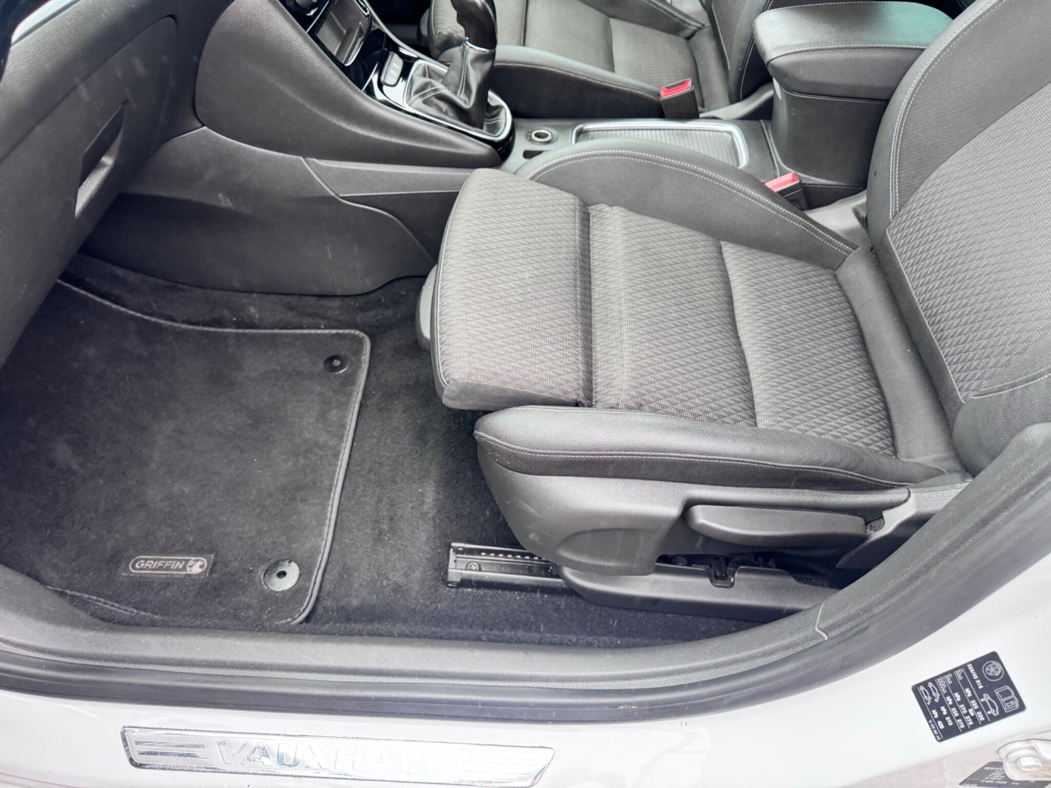 Vauxhall Astra view 35