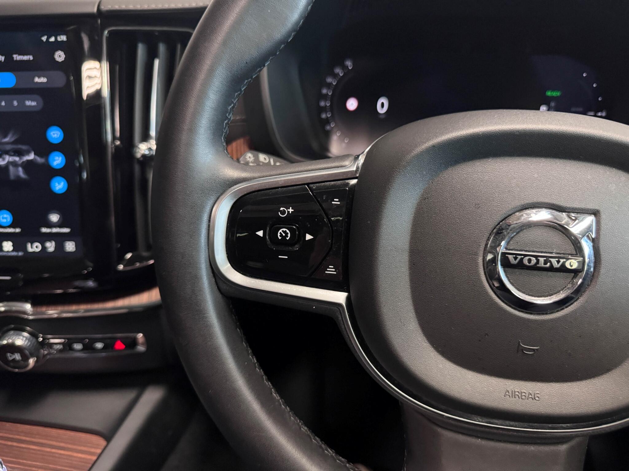 Volvo XC60 view 13