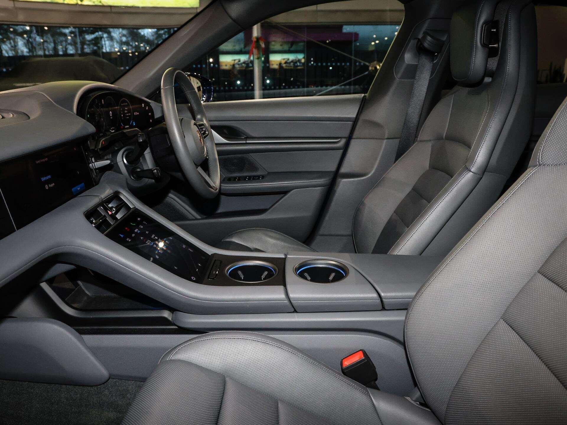 Porsche Taycan view 13