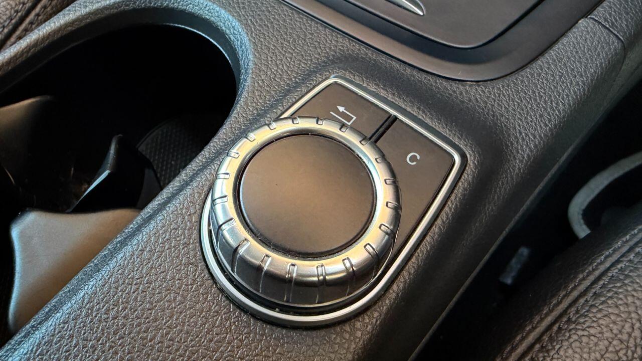 Mercedes-Benz B-Class view 30