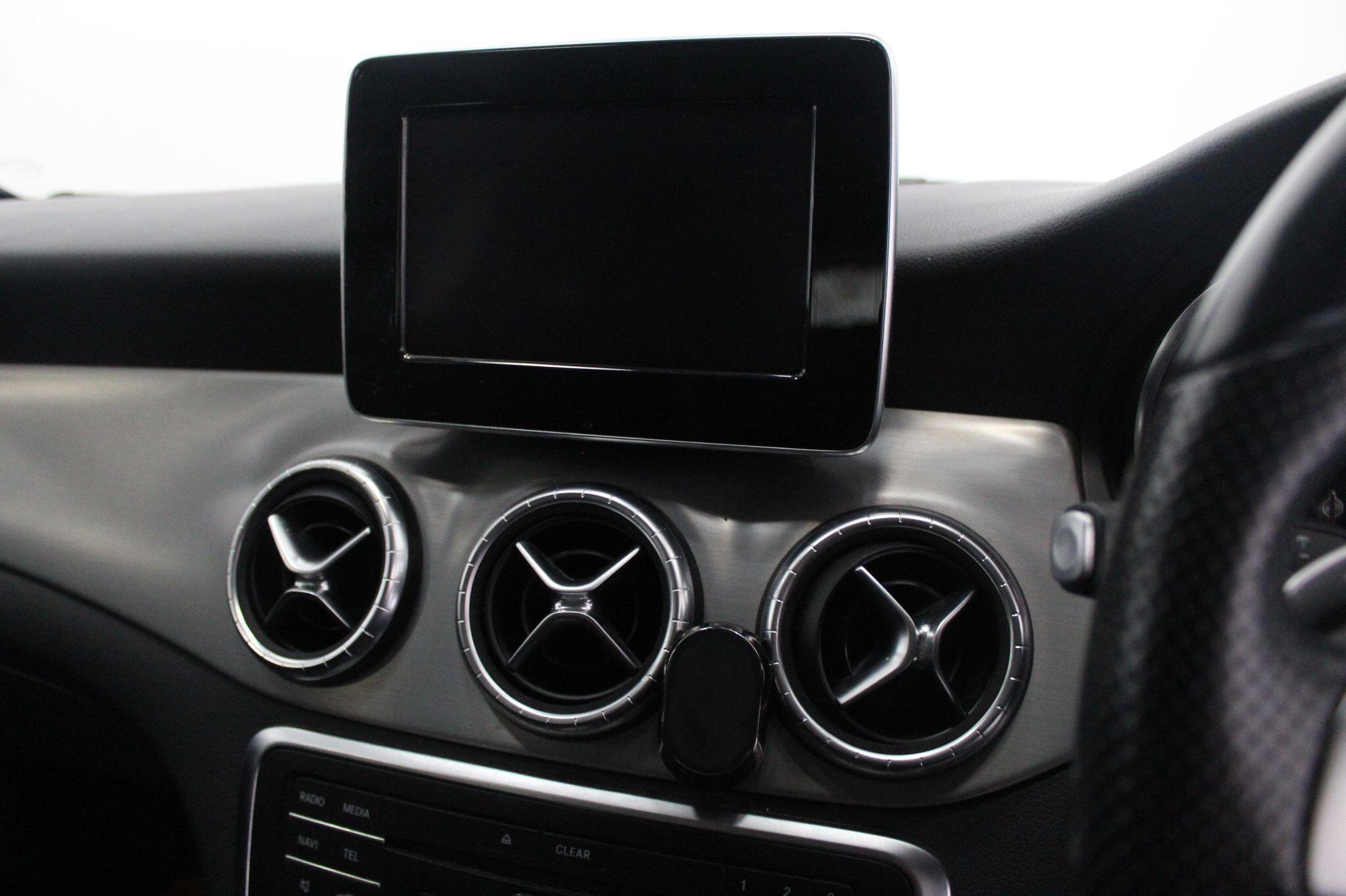 Mercedes-Benz CLA view 39