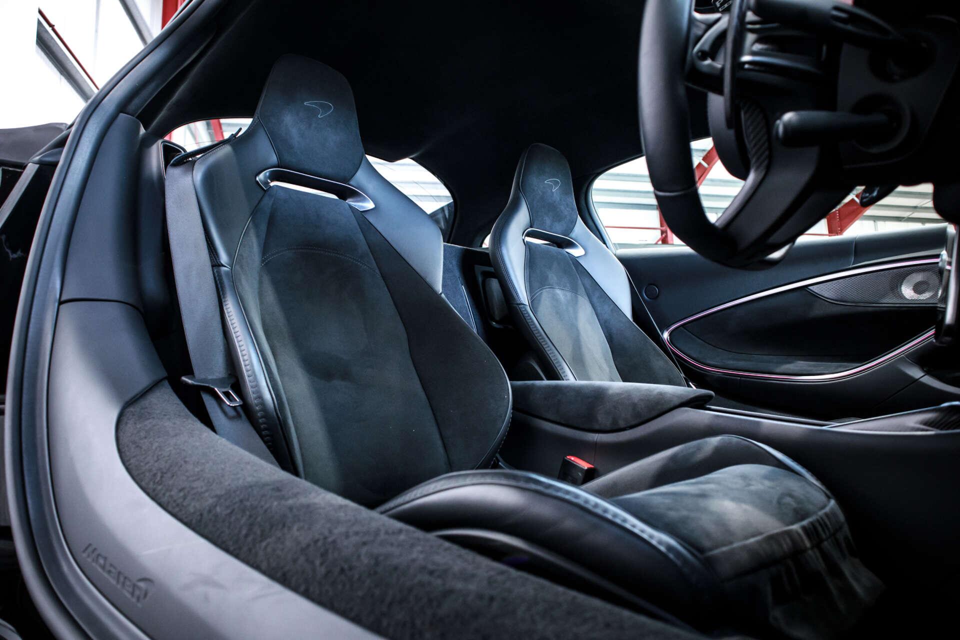 McLaren Artura view 18