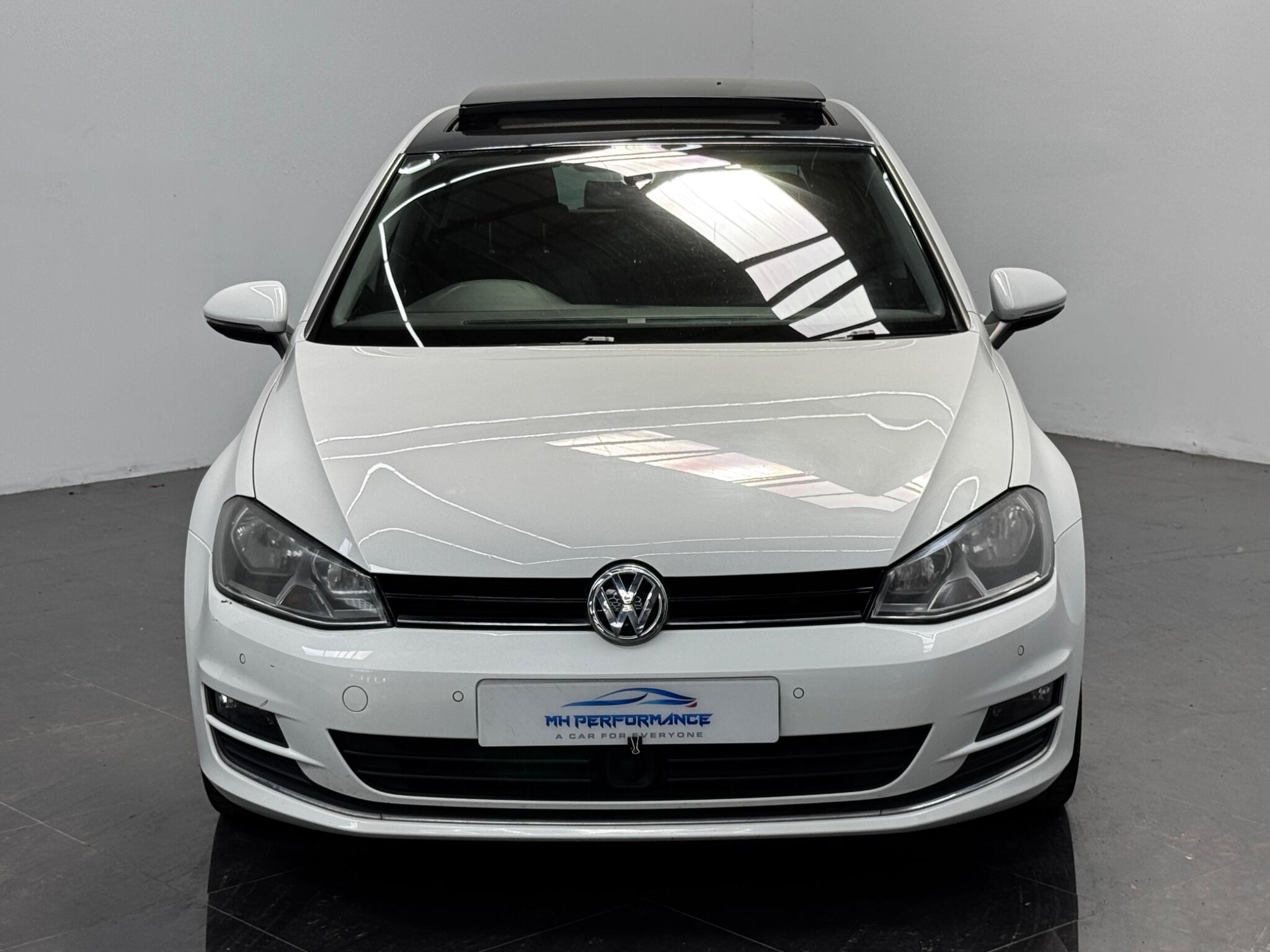 Volkswagen Golf view 18