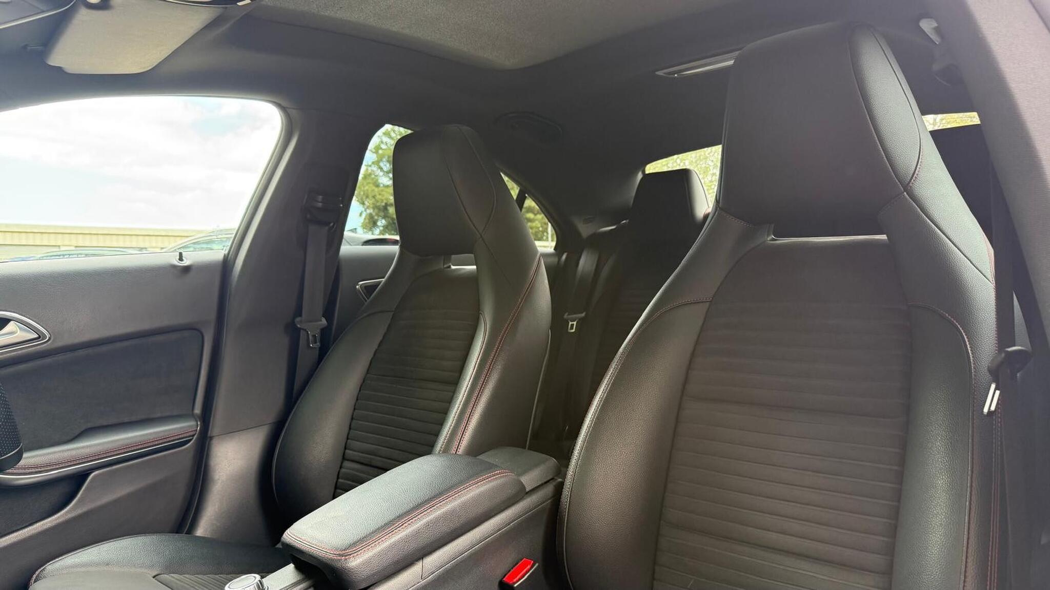 Mercedes-Benz Cla view 25