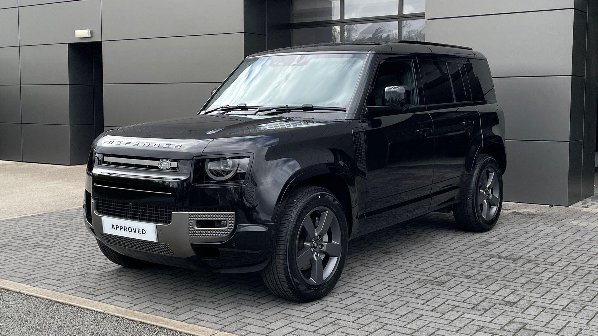 Land Rover Defender view 30