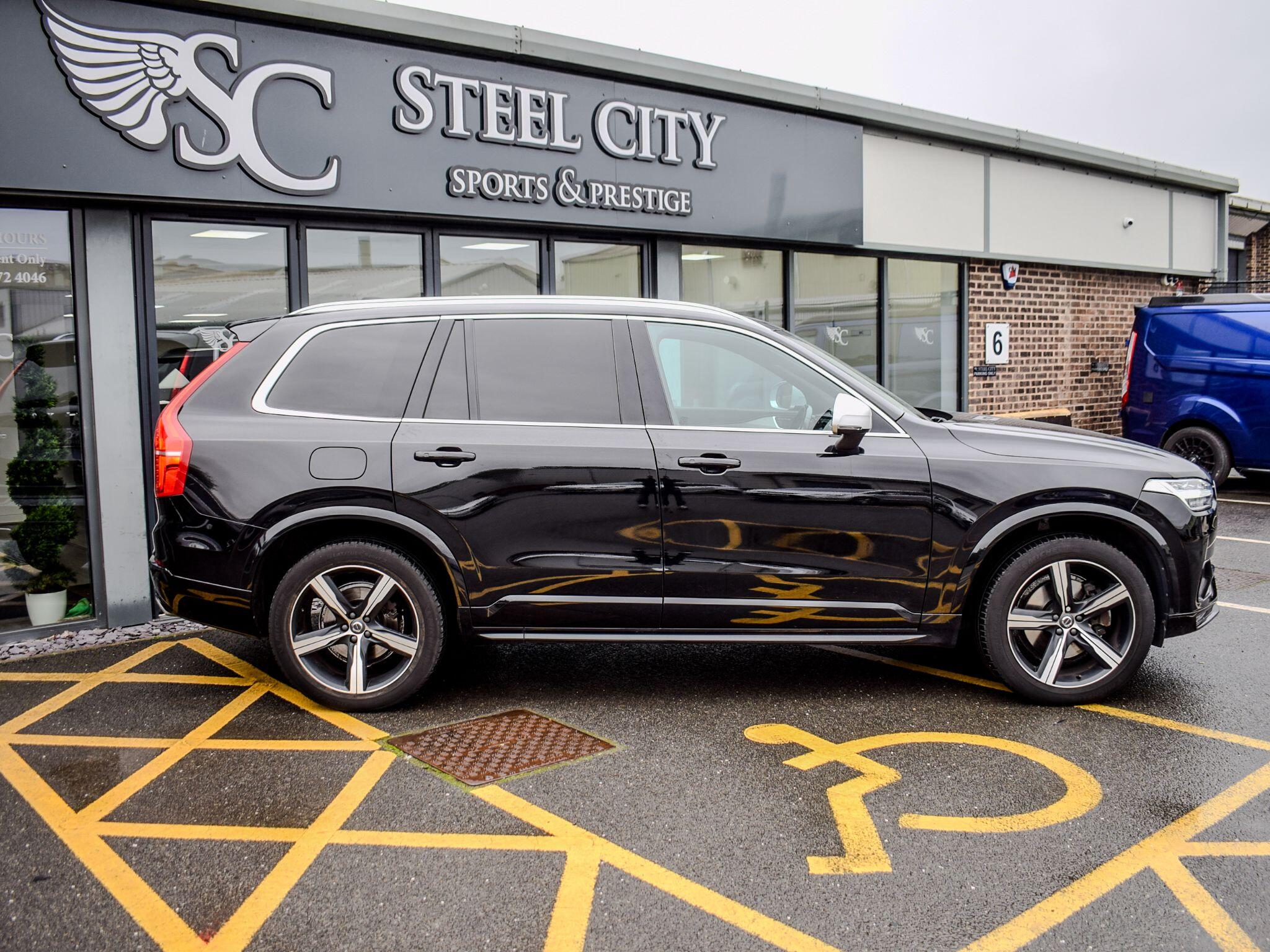 Volvo XC90 view 4