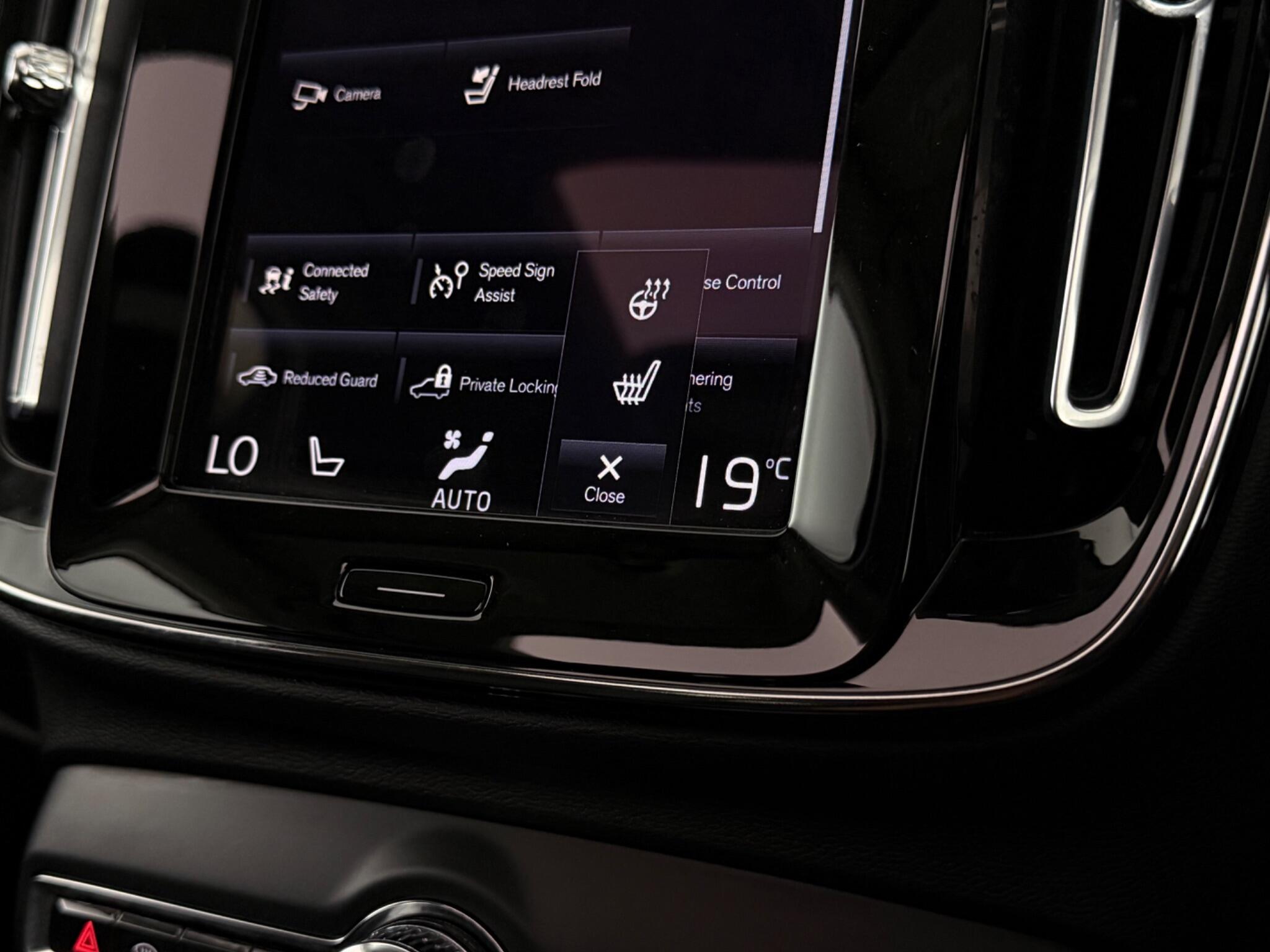 Volvo XC40 view 24