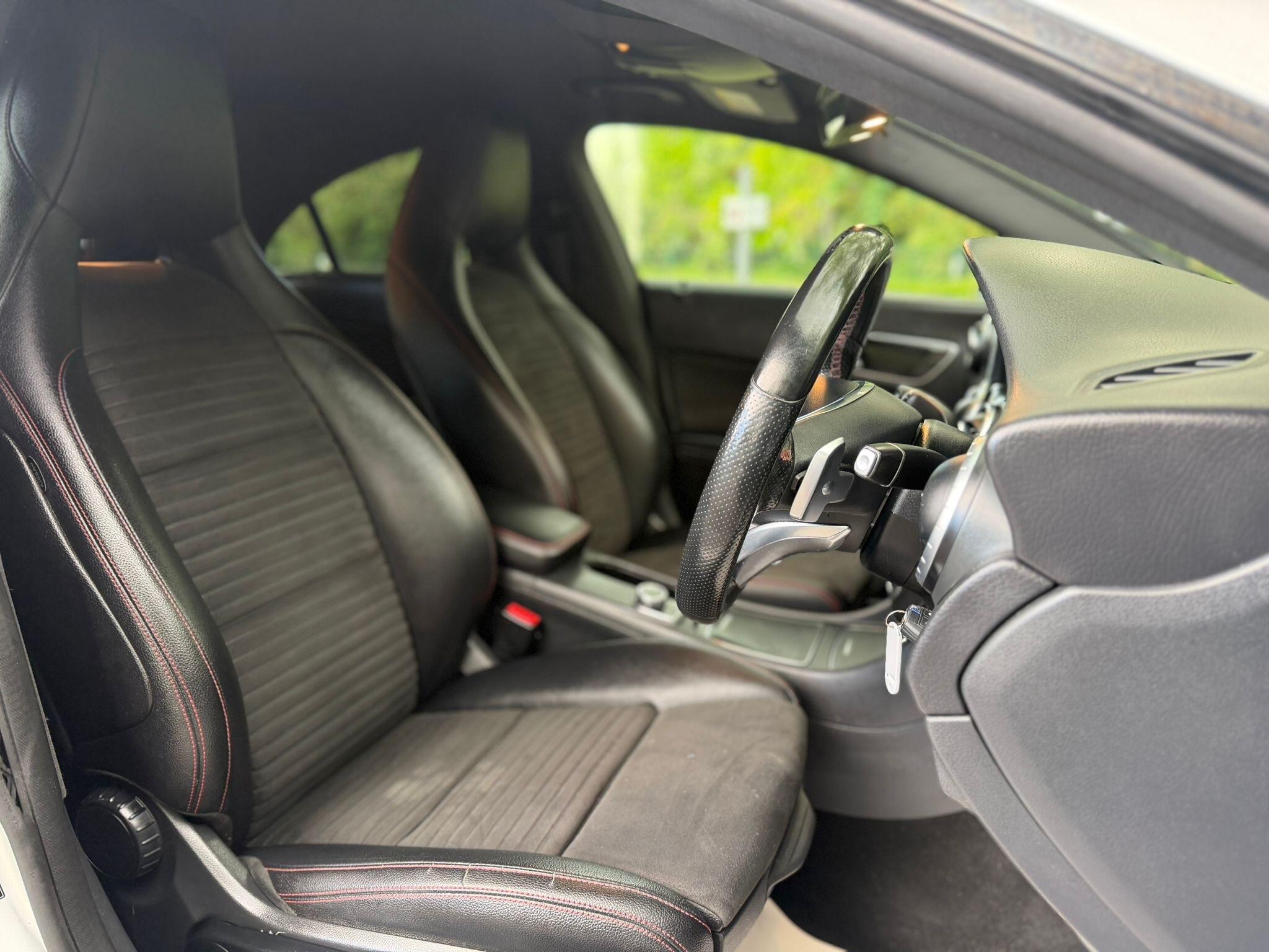 Mercedes-Benz Cla view 12