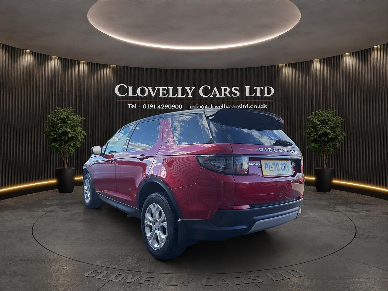 Land Rover Discovery Sport view 10
