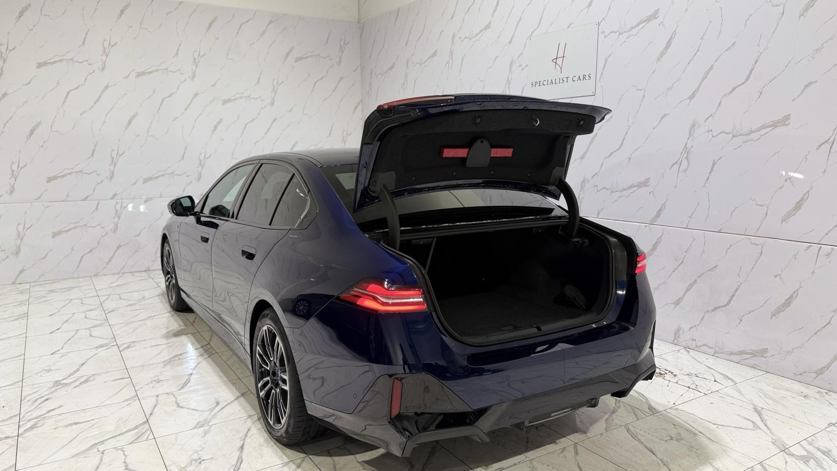 BMW I5 view 43